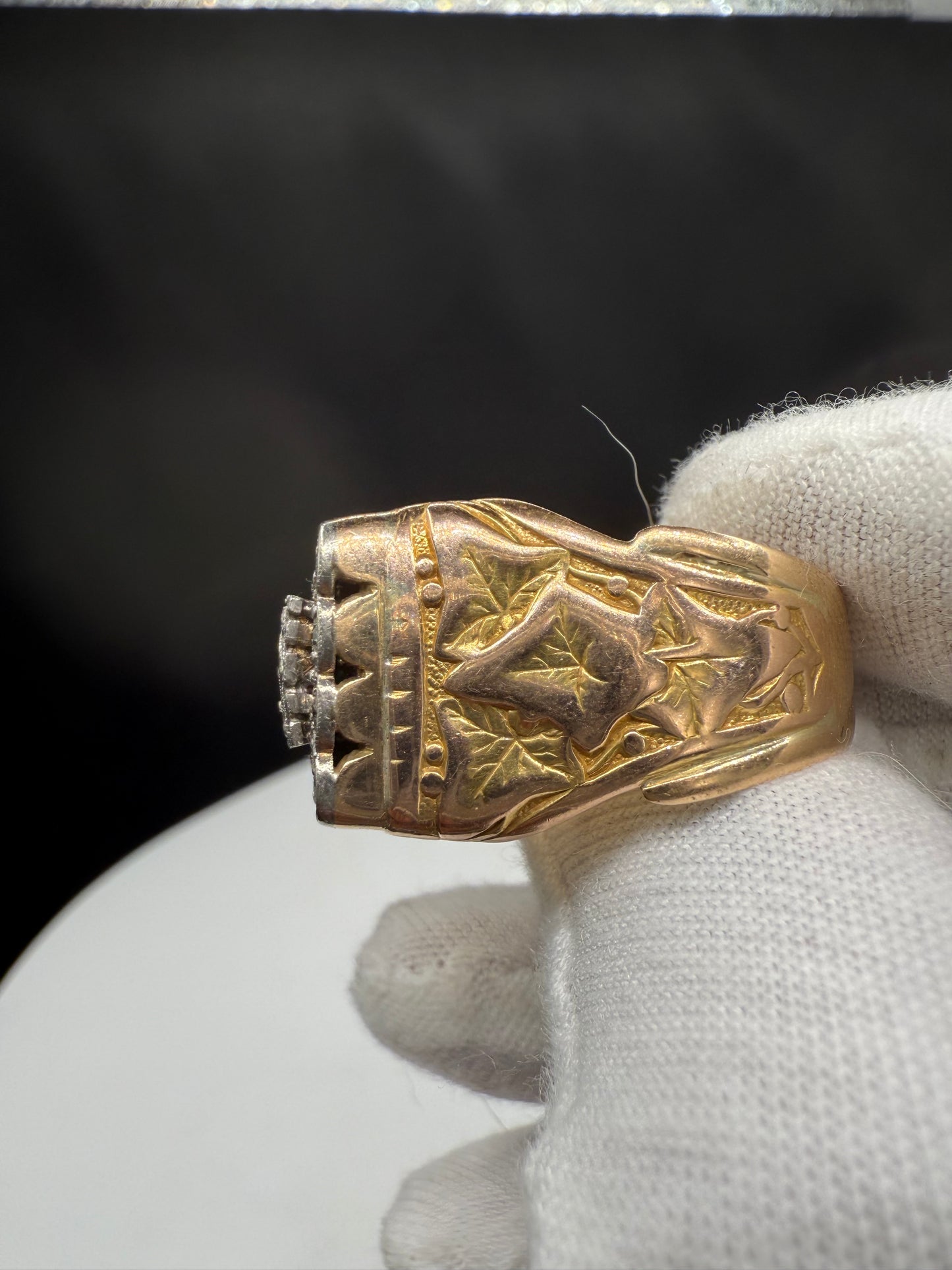 Vintage 18K Gold Men’s Diamond Statement Ring – 16.76g, Size 11