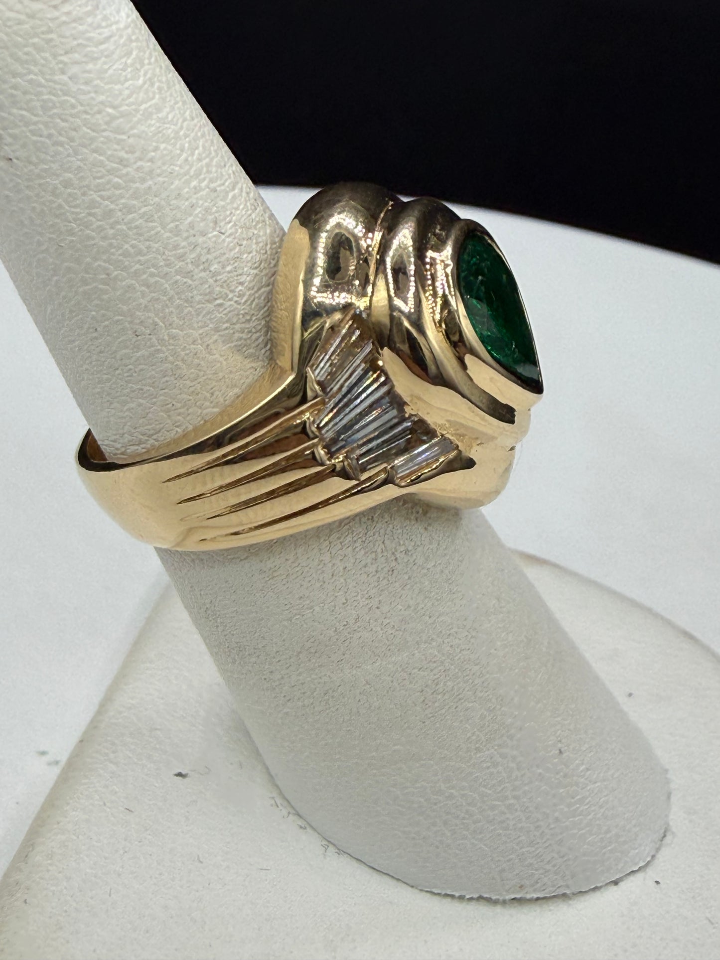 3.20ct Natural Pear Emerald & 1.10ct Diamond Ring 18K Yellow Gold | Size 6