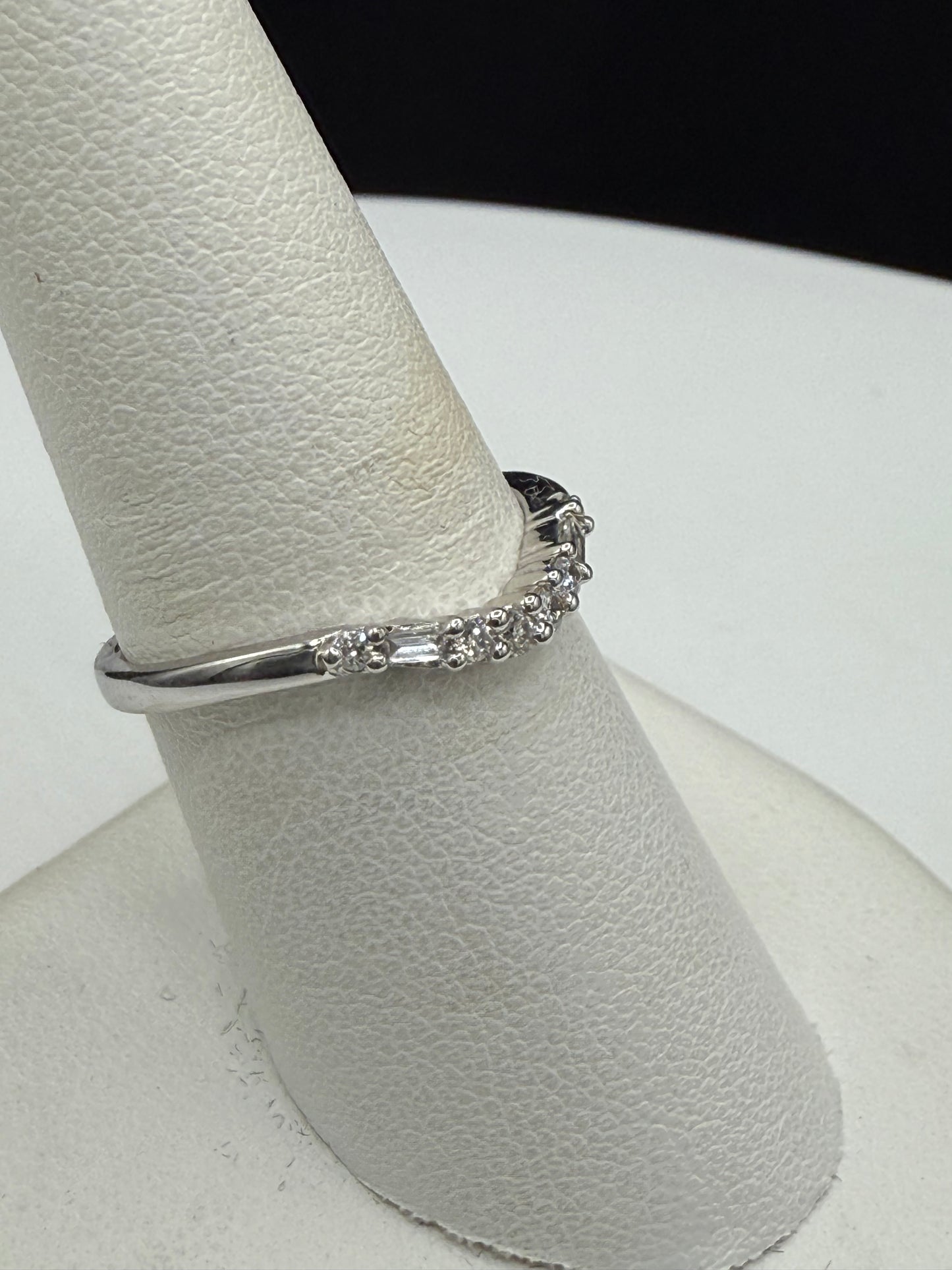 Elegant Natural Diamond Stackable 14k White Gold Ring – Size 7, Petite Chevron Band