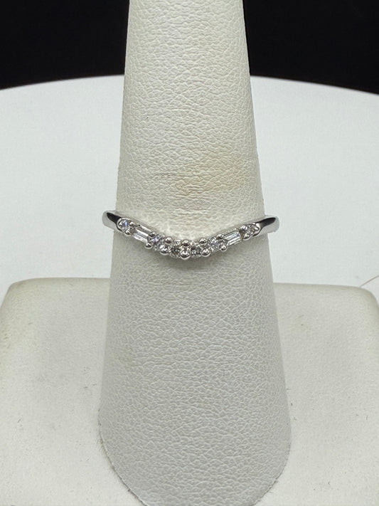Elegant Natural Diamond Stackable 14k White Gold Ring – Size 7, Petite Chevron Band