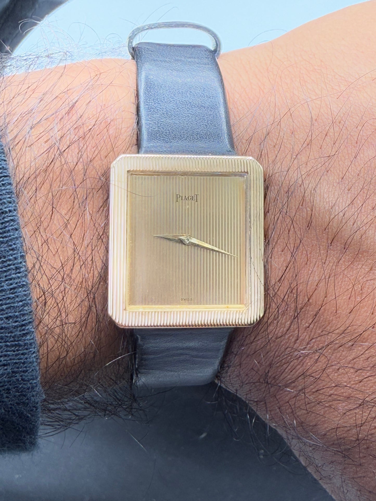 Piaget Protocole 9154 18k Yellow Gold 25mm x 28mm Pinstripe Dial