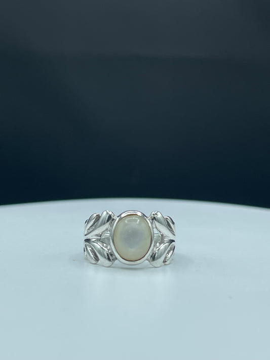 Natural Mother Of Pearl Sterling Silver Ring (Size 8)