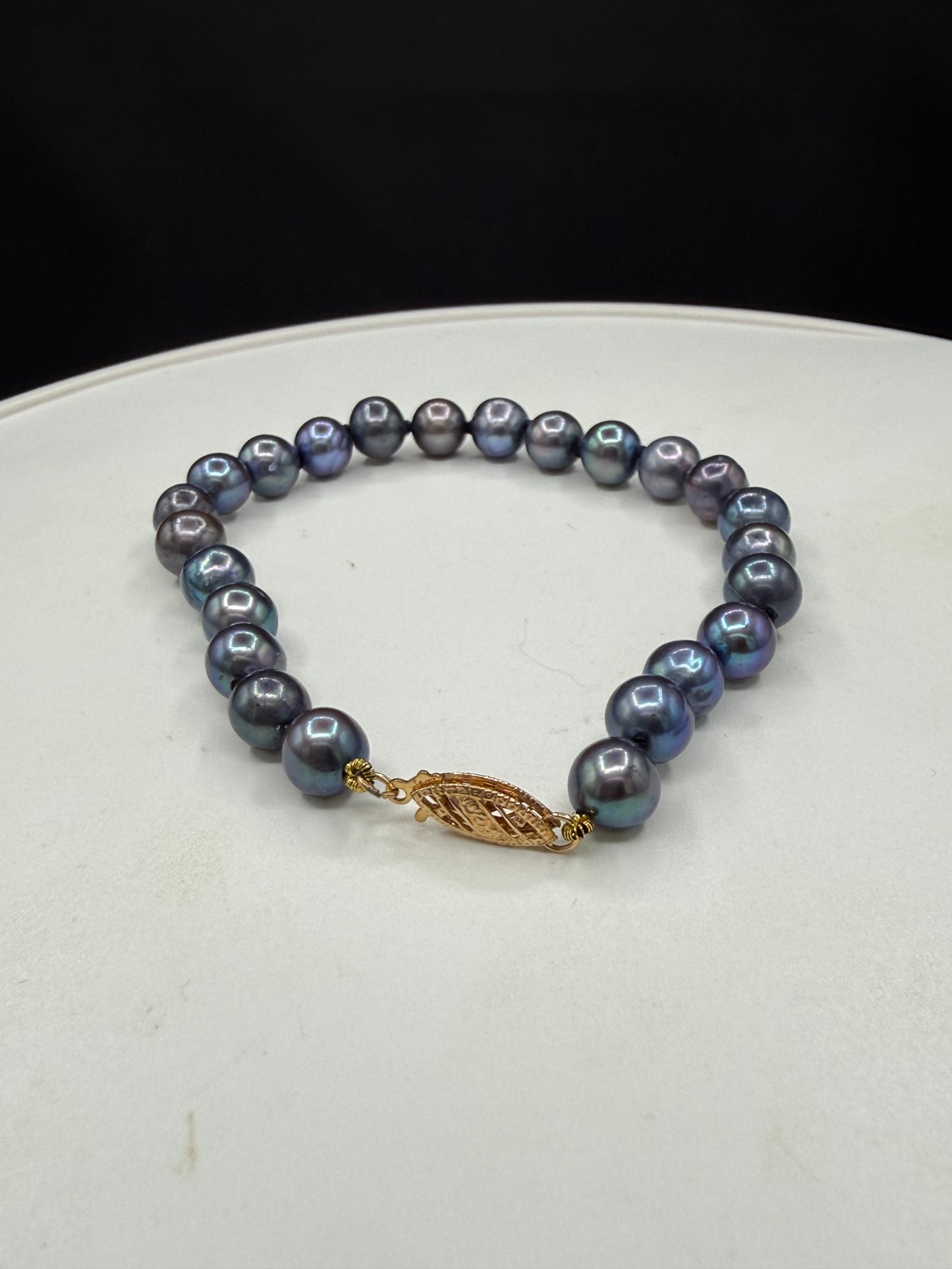 Natural Black Freshwater Pearl 14k Yellow Gold Clasp Bracelet (7.5")