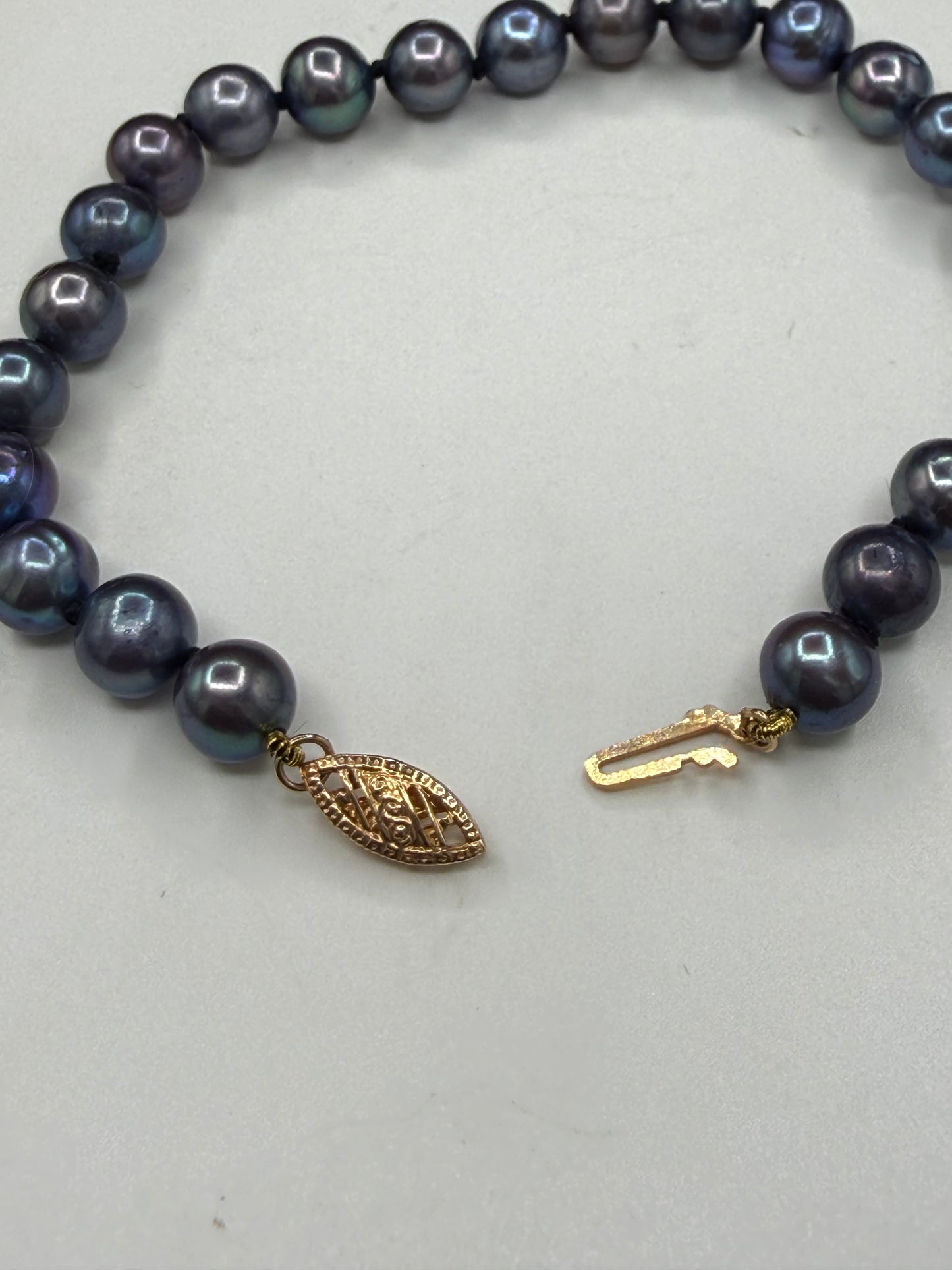 Natural Black Freshwater Pearl 14k Yellow Gold Clasp Bracelet (7.5")
