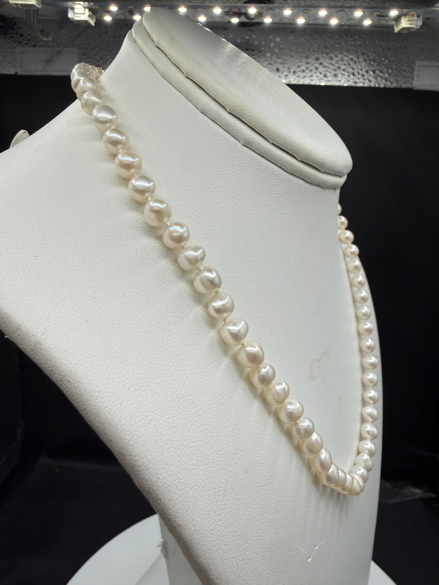 Natural Freshwater Pearl Necklace 14K Gold Fish Hook Clasp 18.5"