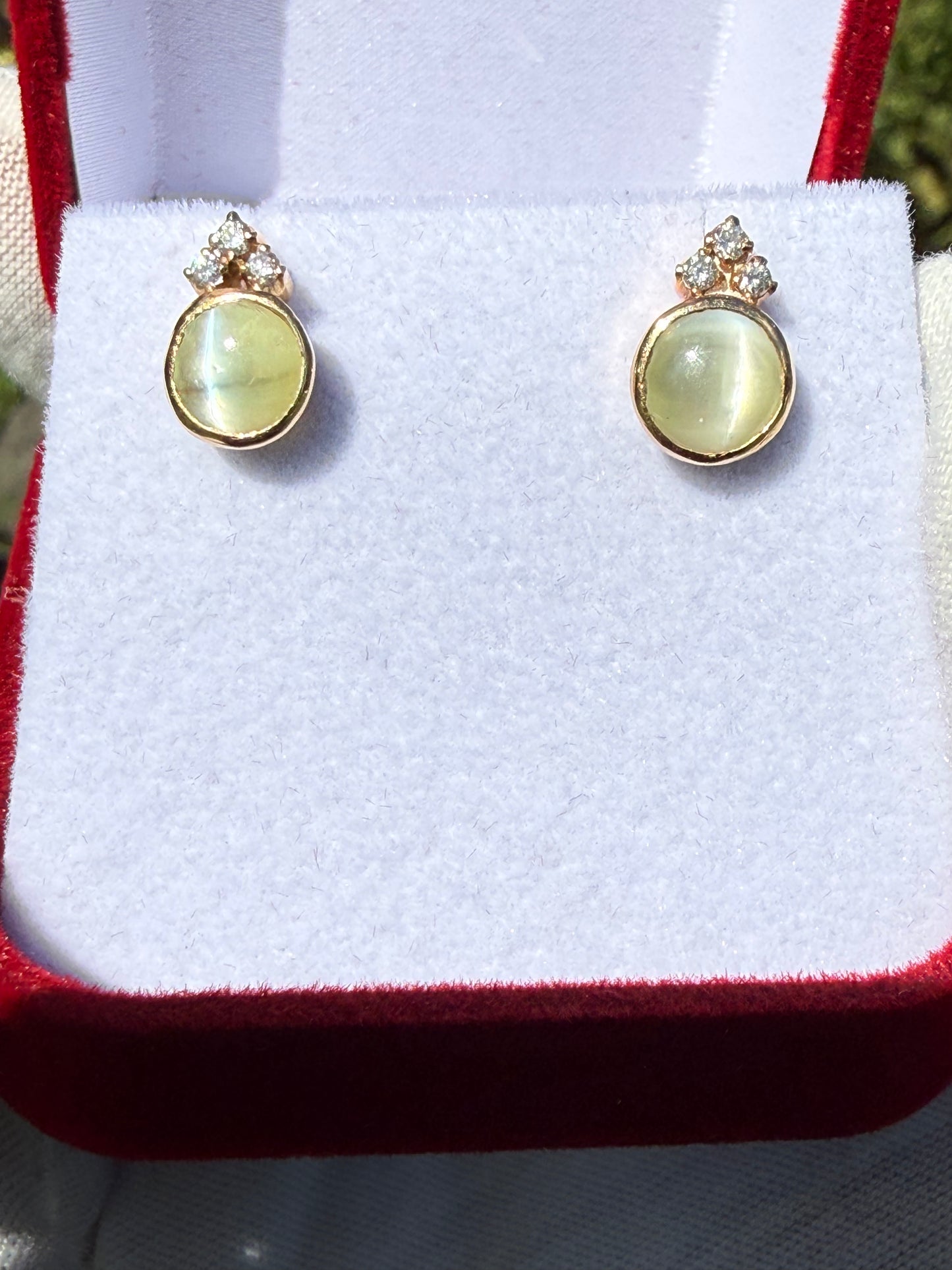 Natural Cats Eye Chrysoberyl & Diamond 18k Yellow Gold Screwback Earrings