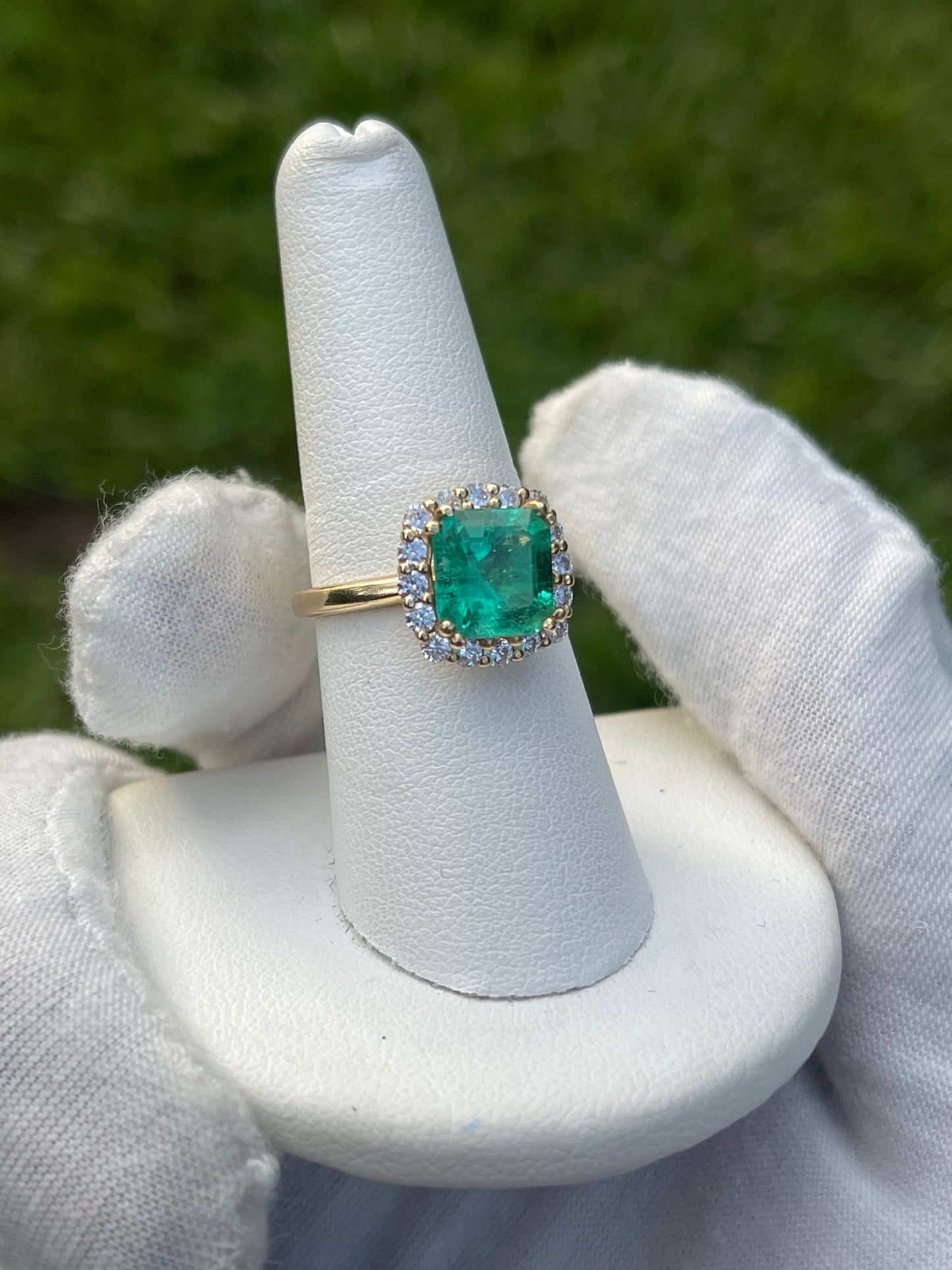 3.93 Carat Vivid Green Emerald & Diamond Halo 14k Gold Ring (Size 7.25)