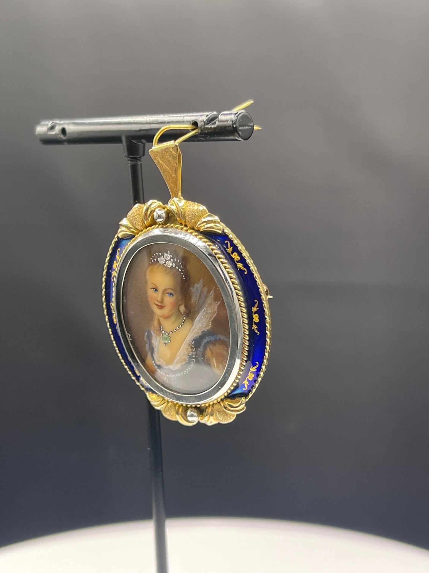 Italian Hand-Painted Portrait Brooch/Pendant in Solid 18k Yellow Gold & Enamel by Corletto