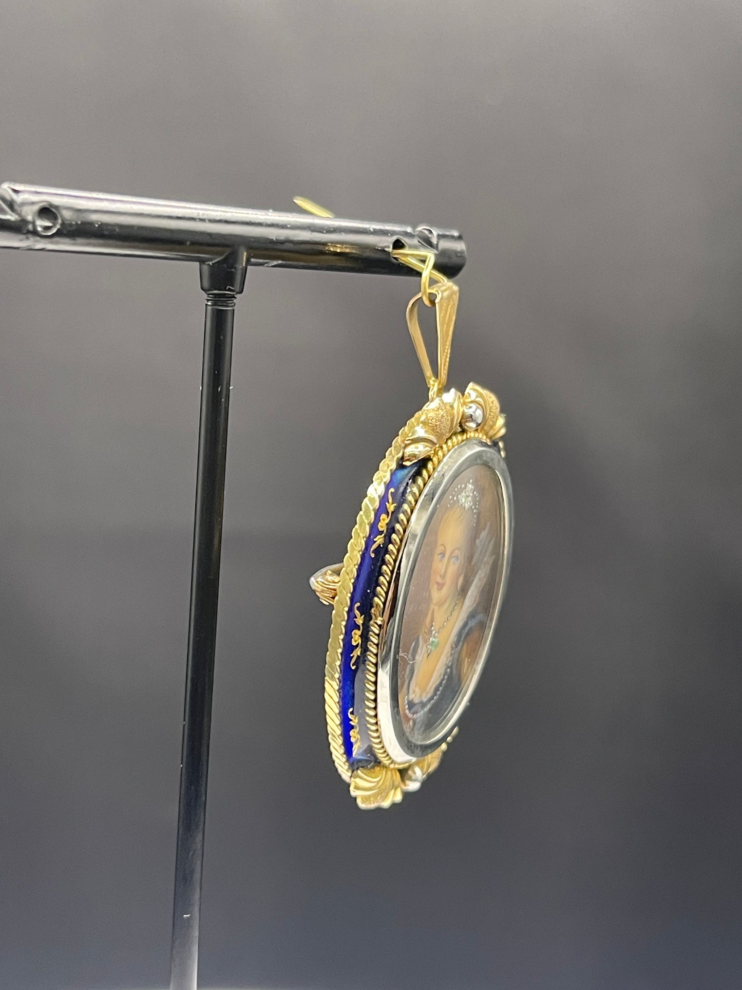 Italian Hand-Painted Portrait Brooch/Pendant in Solid 18k Yellow Gold & Enamel by Corletto