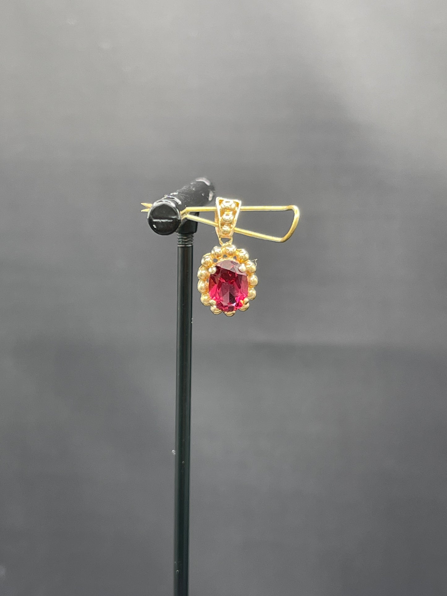 1.45 Carat Umbalite Garnet 14K Yellow Gold Pendant