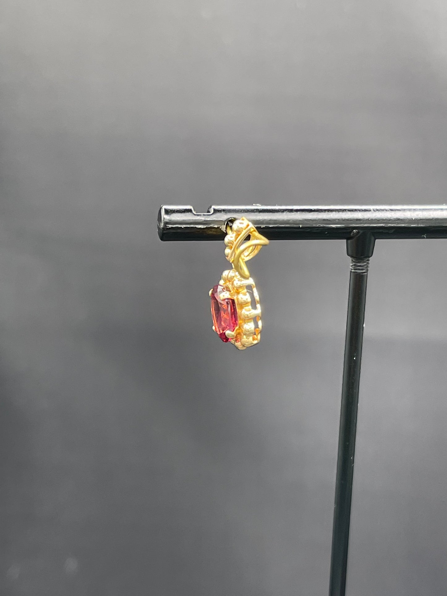 1.45 Carat Umbalite Garnet 14K Yellow Gold Pendant