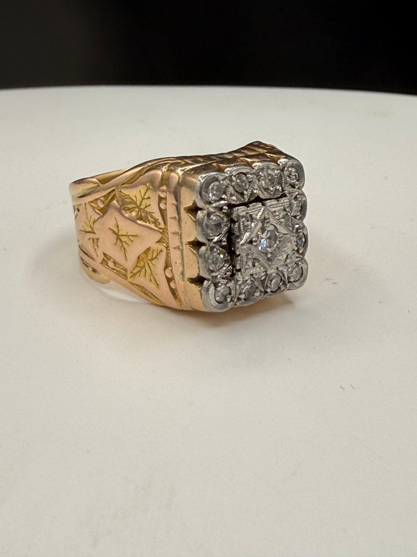 Vintage 18K Gold Men’s Diamond Statement Ring – 16.76g, Size 11
