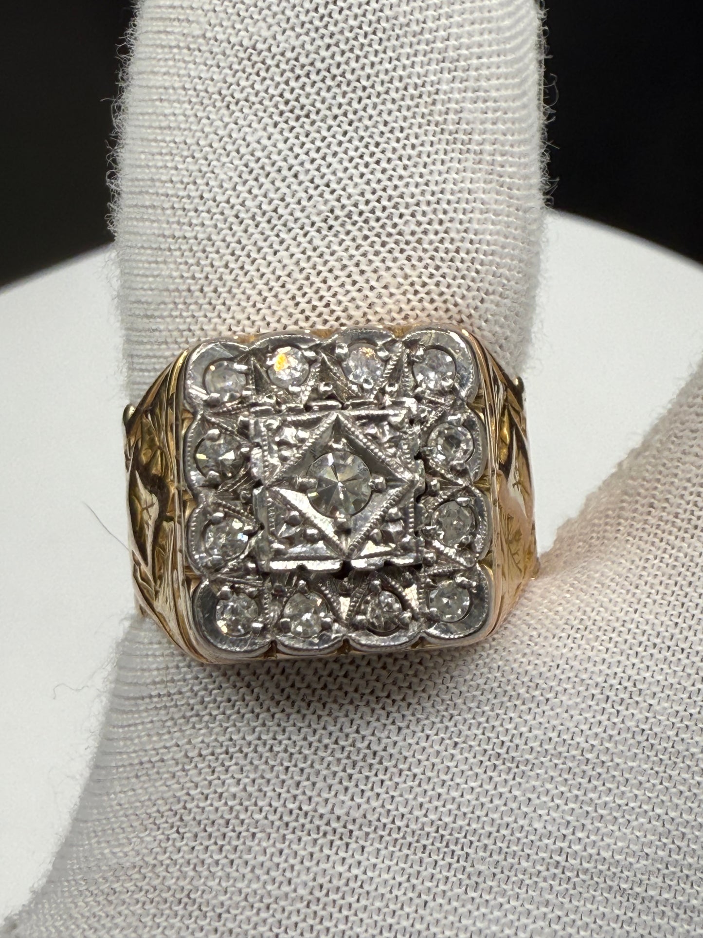 Vintage 18K Gold Men’s Diamond Statement Ring – 16.76g, Size 11