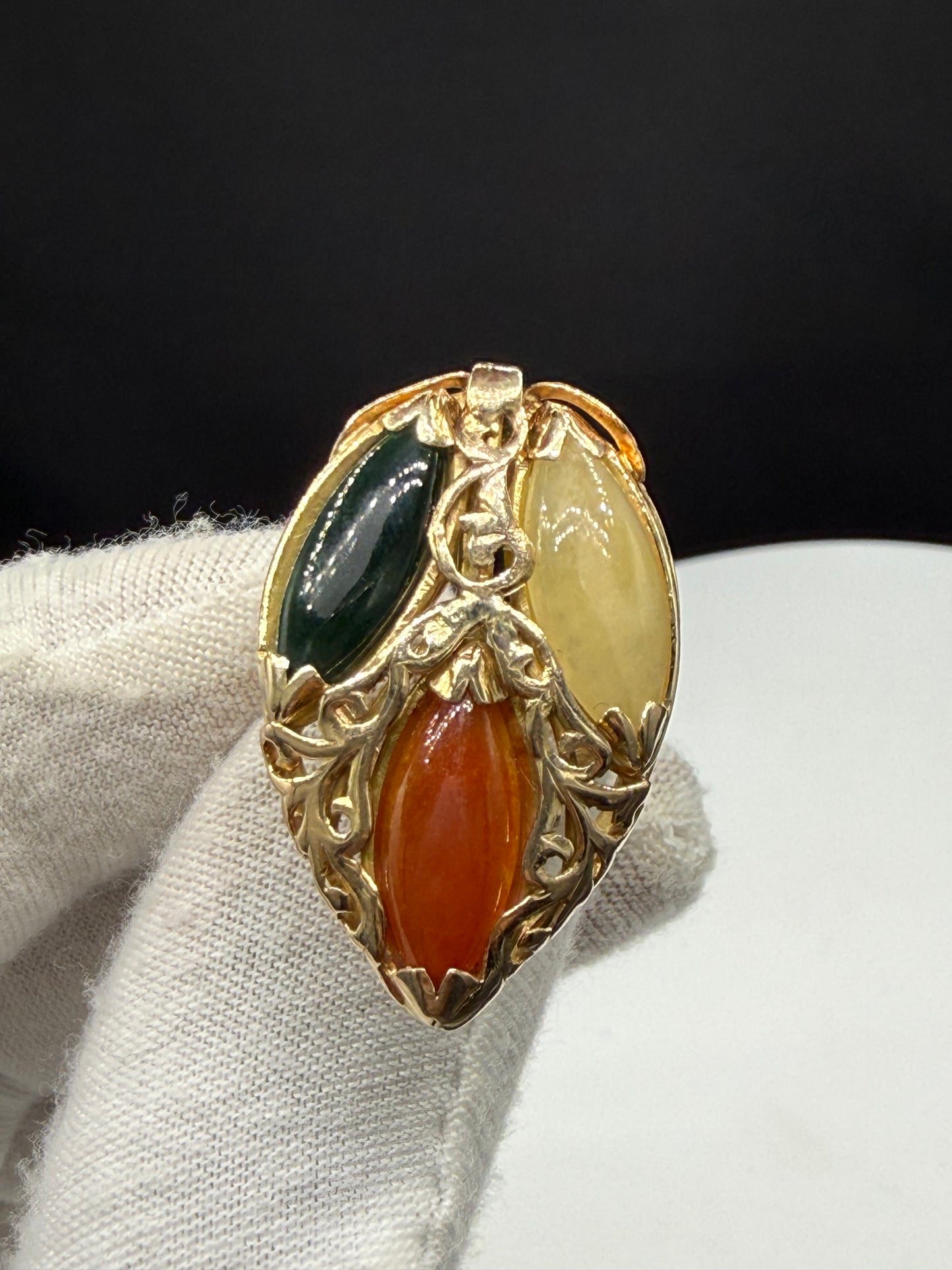 Vintage 14K Gold Natural Tri-Color Jade Cocktail Ring 3 Stone Statement Size 7