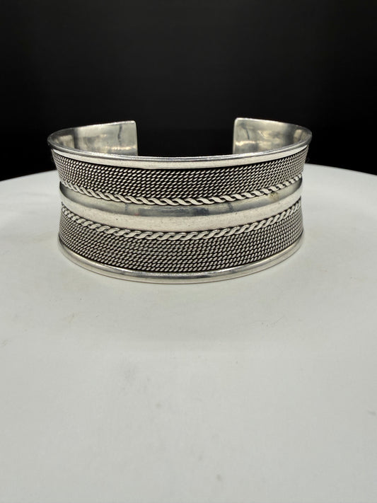 Heavy 925 Sterling Silver Bali Cuff Bracelet – 1” Wide – 47.5g – Handcrafted Tribal Design