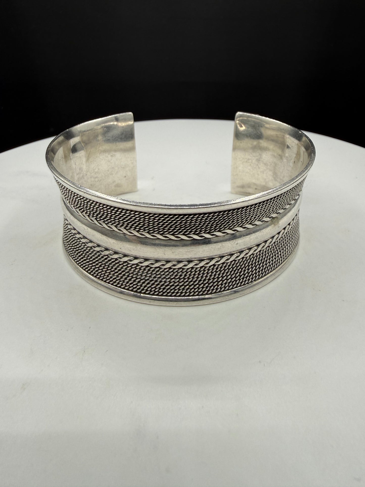 Heavy 925 Sterling Silver Bali Cuff Bracelet – 1” Wide – 47.5g – Handcrafted Tribal Design