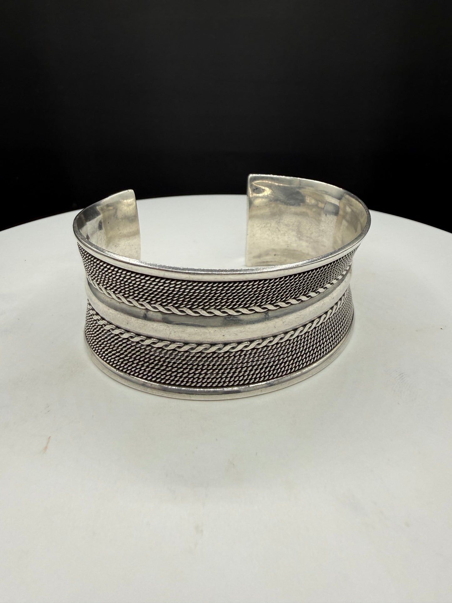 Heavy 925 Sterling Silver Bali Cuff Bracelet – 1” Wide – 47.5g – Handcrafted Tribal Design