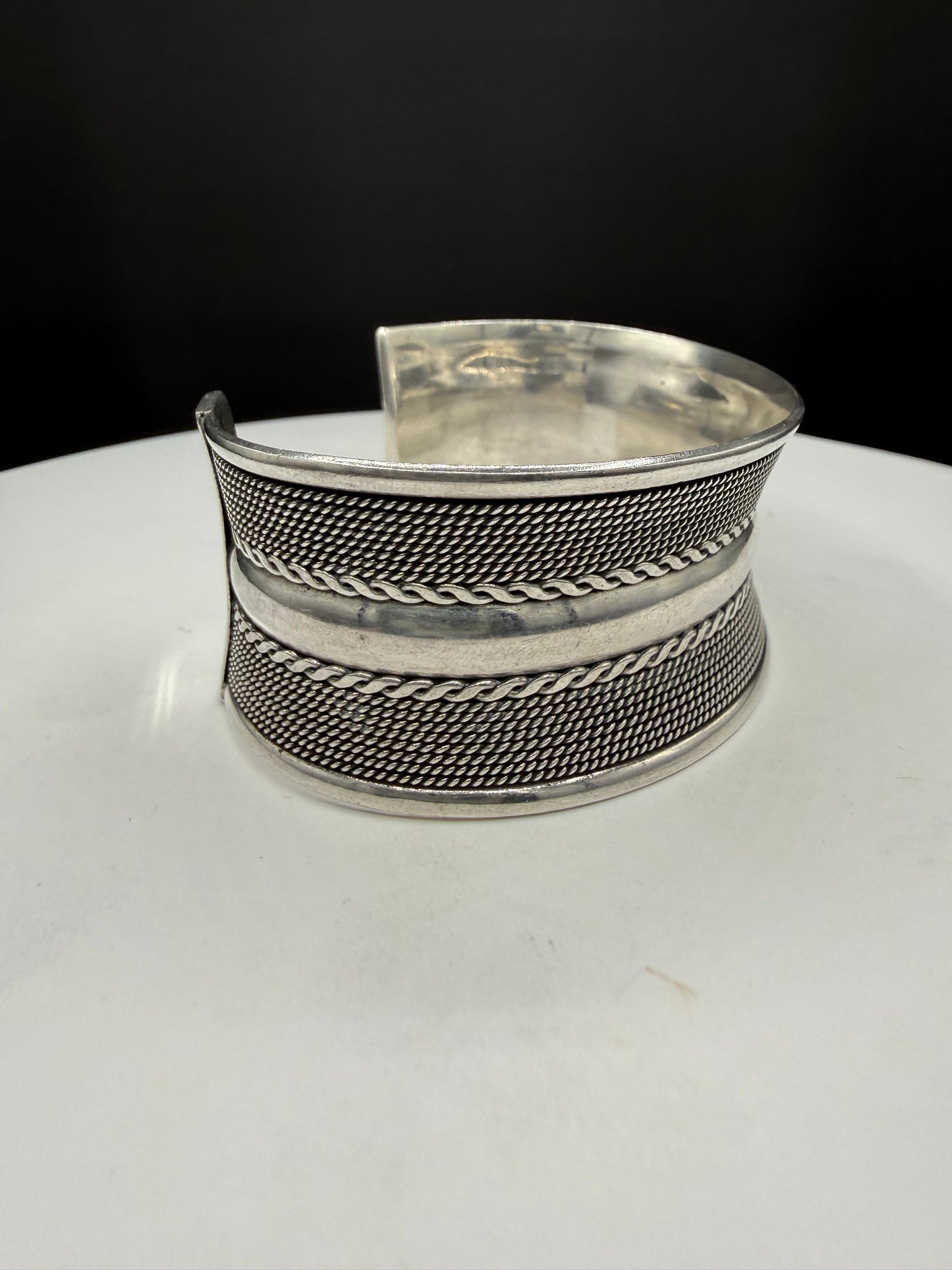 Heavy 925 Sterling Silver Bali Cuff Bracelet – 1” Wide – 47.5g – Handcrafted Tribal Design