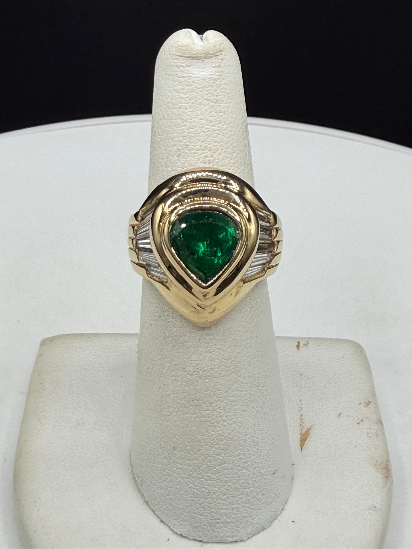 3.20ct Natural Pear Emerald & 1.10ct Diamond Ring 18K Yellow Gold | Size 6