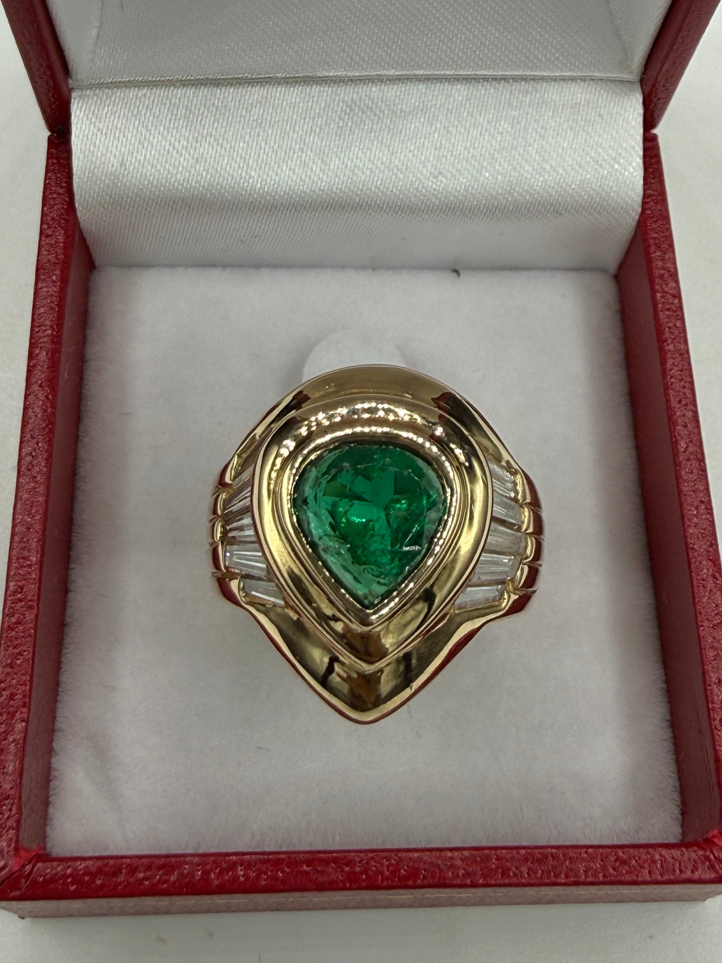 3.20ct Natural Pear Emerald & 1.10ct Diamond Ring 18K Yellow Gold | Size 6