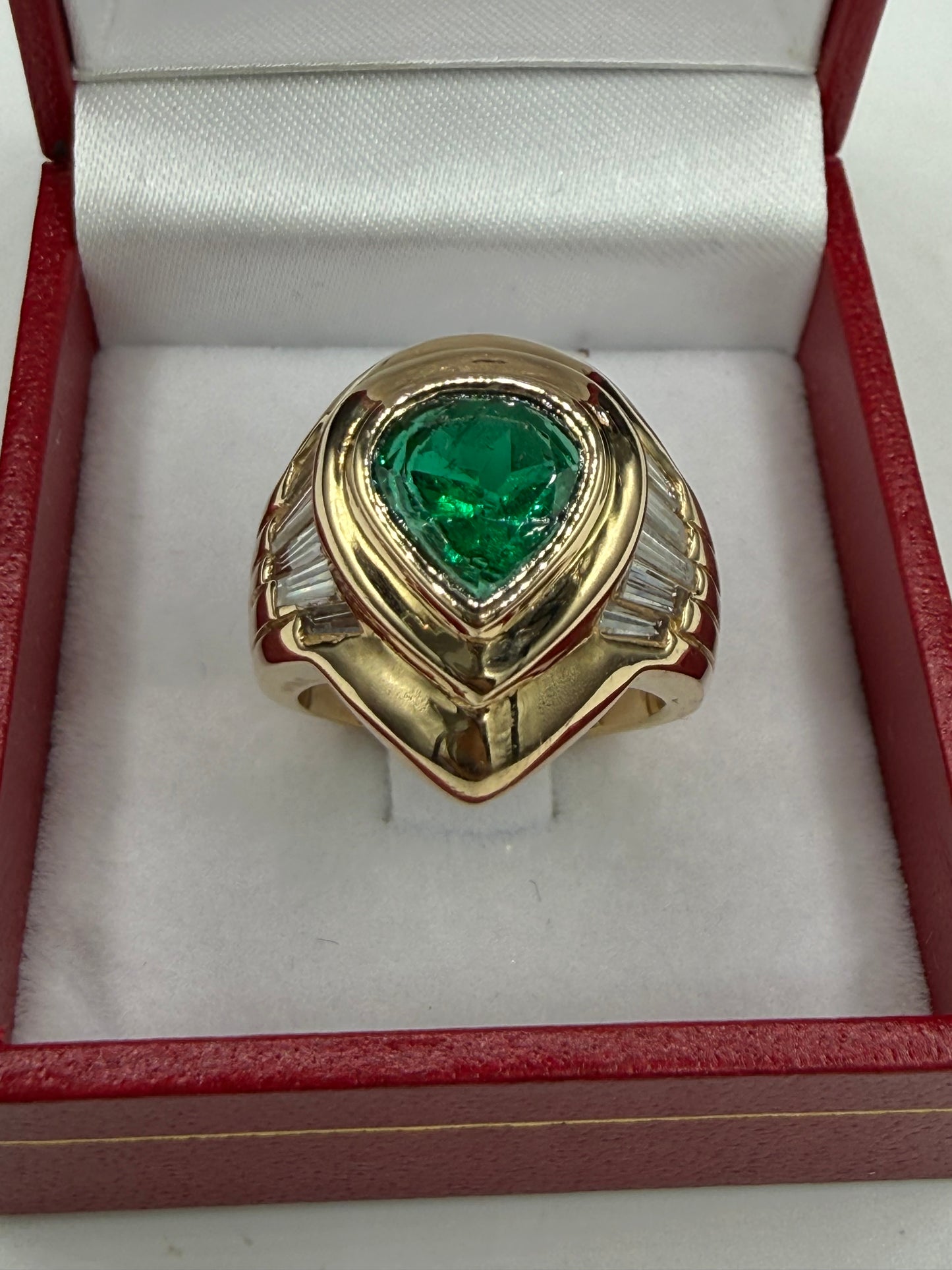 3.20ct Natural Pear Emerald & 1.10ct Diamond Ring 18K Yellow Gold | Size 6