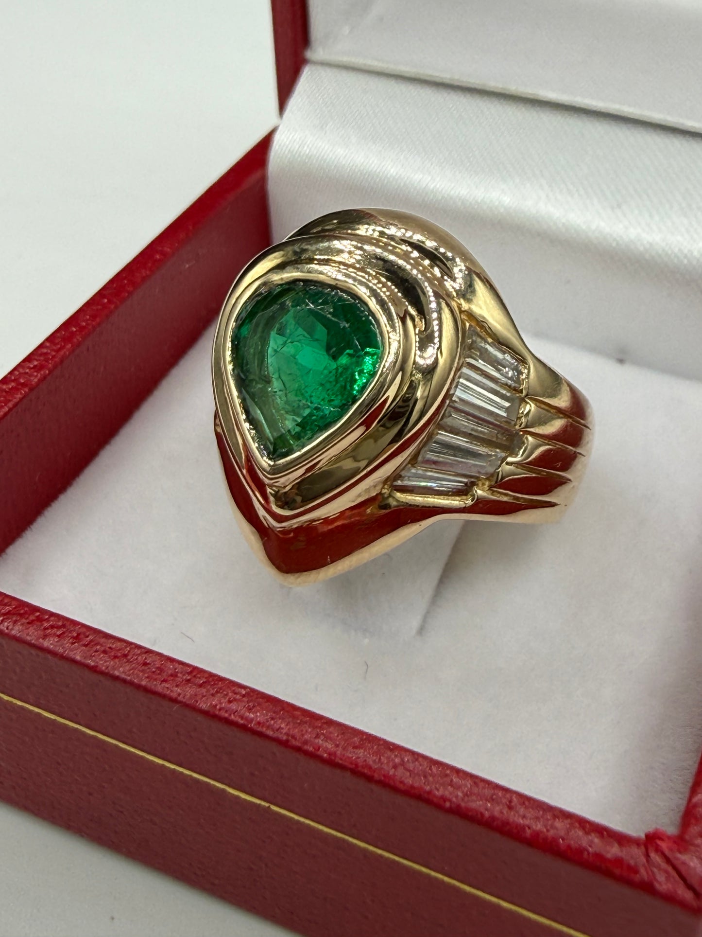 3.20ct Natural Pear Emerald & 1.10ct Diamond Ring 18K Yellow Gold | Size 6
