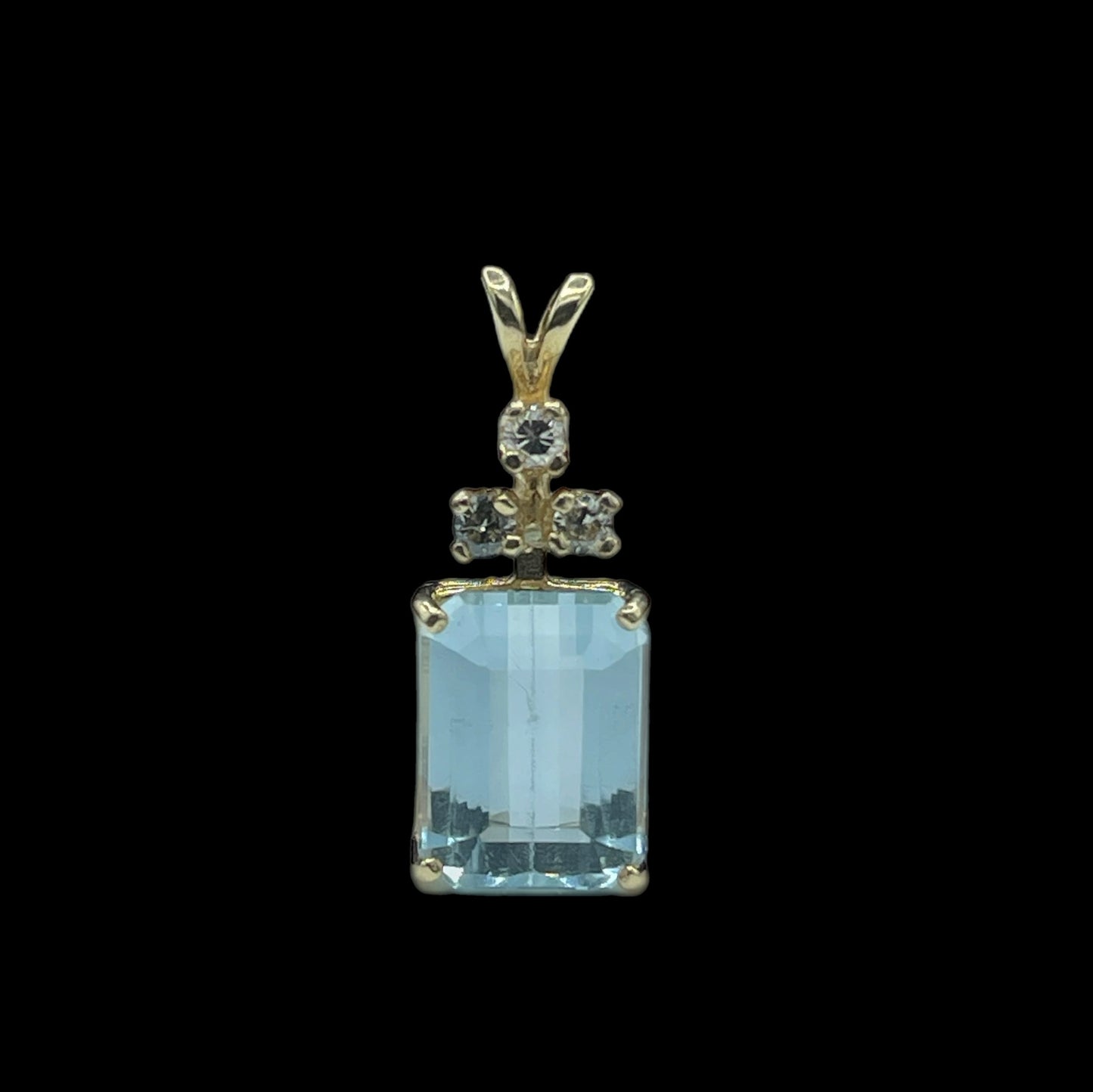 4.64 Carat Natural Aquamarine & Diamond 14k Yellow Gold Pendant