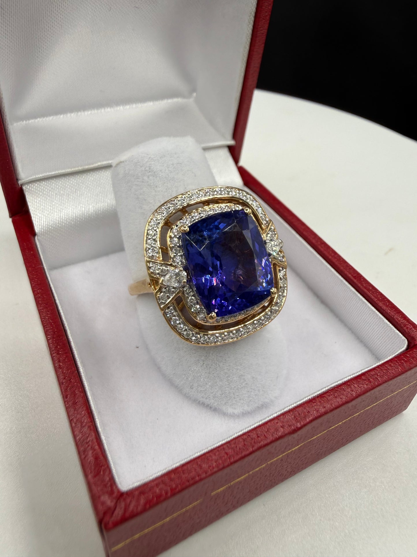 Lorique Natural Tanzanite & Diamond 18k Yellow Gold Ring 8.72ct Tanzanite | 0.63 Diamonds | Size 7.5
