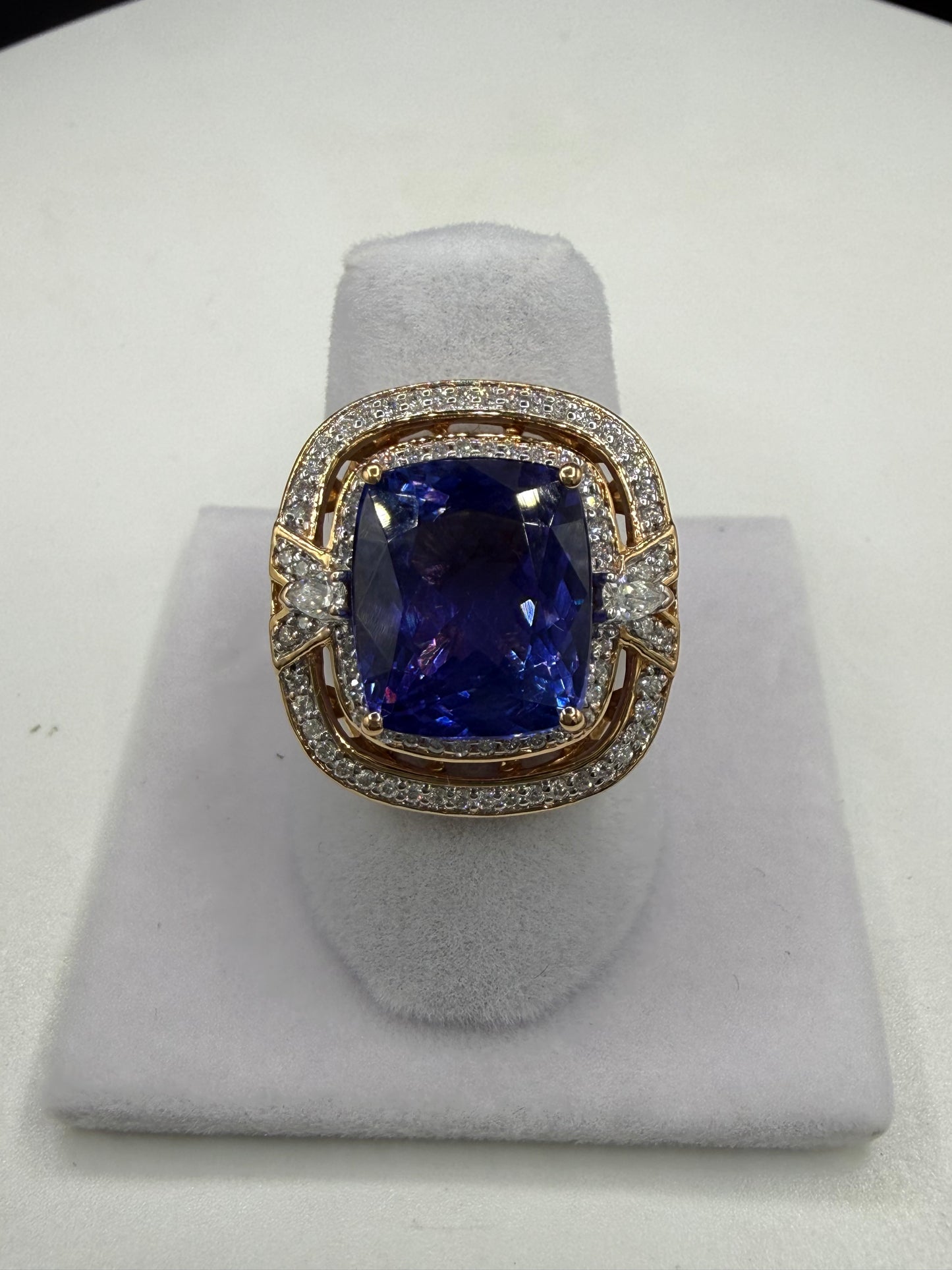 Lorique Natural Tanzanite & Diamond 18k Yellow Gold Ring 8.72ct Tanzanite | 0.63 Diamonds | Size 7.5