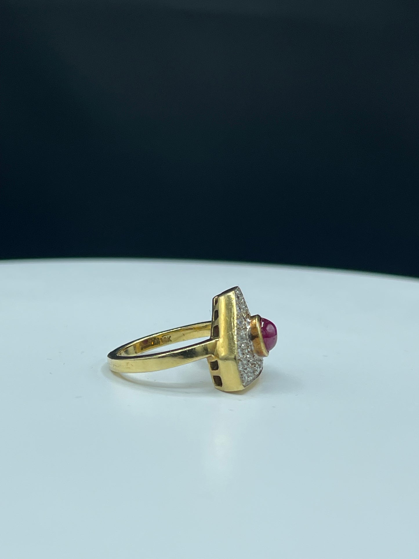 Vintage 18k Yellow Gold Natural Ruby & Diamond Ring – 1.02ct Cabochon Ruby, 0.74ct VS1 Diamonds