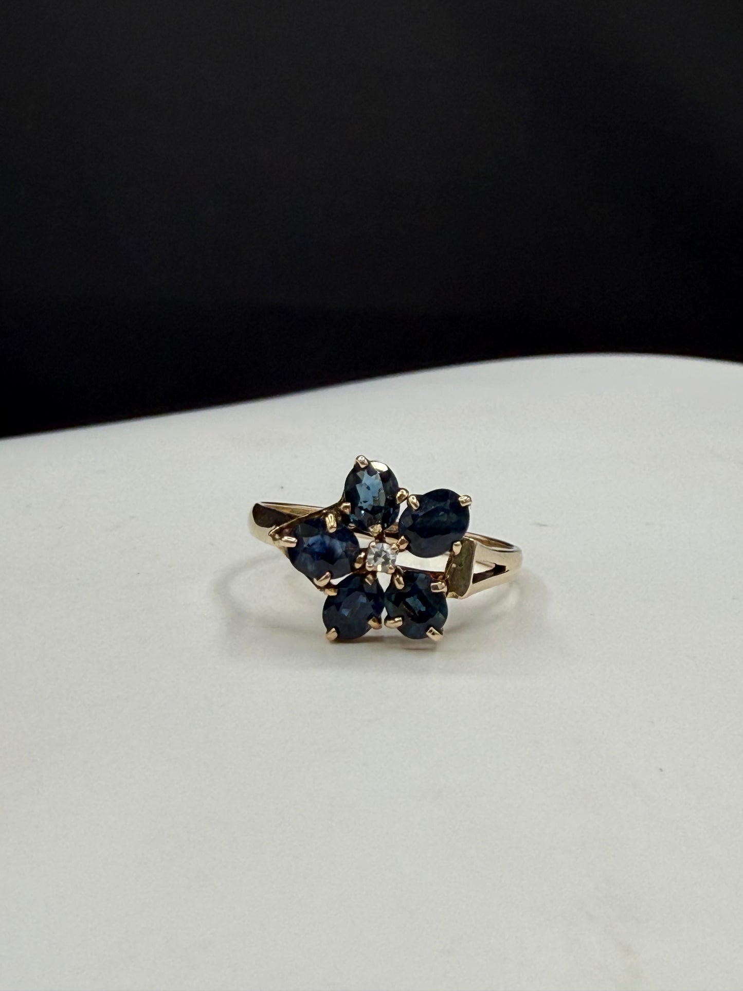 Vintage 14k Yellow Gold 1.00 Ct Natural Blue Sapphire & Diamond Flower Ring | Size 6.5