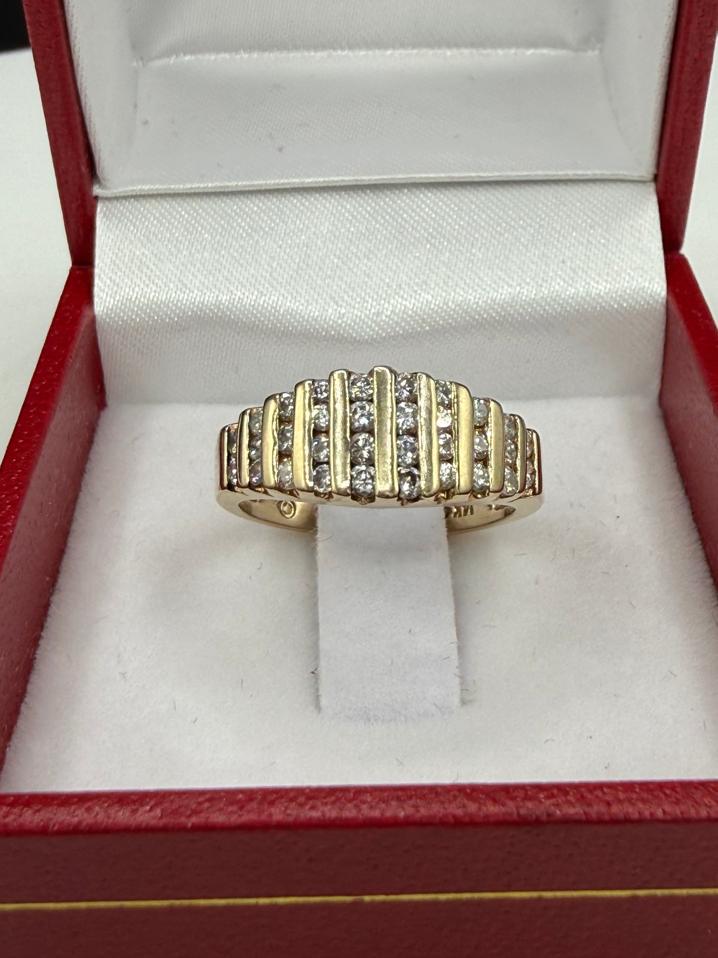 Vintage 14K Yellow Gold 0.50 CTW Natural Diamond Ribbed Band Ring (Size 5.5)