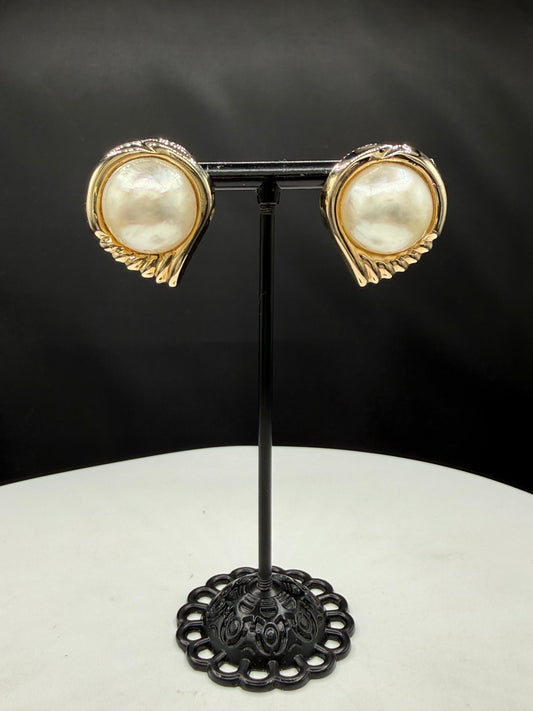 Vintage 14K Yellow Gold Natural Mabé Pearl Statement Earrings | 1.06 Inches