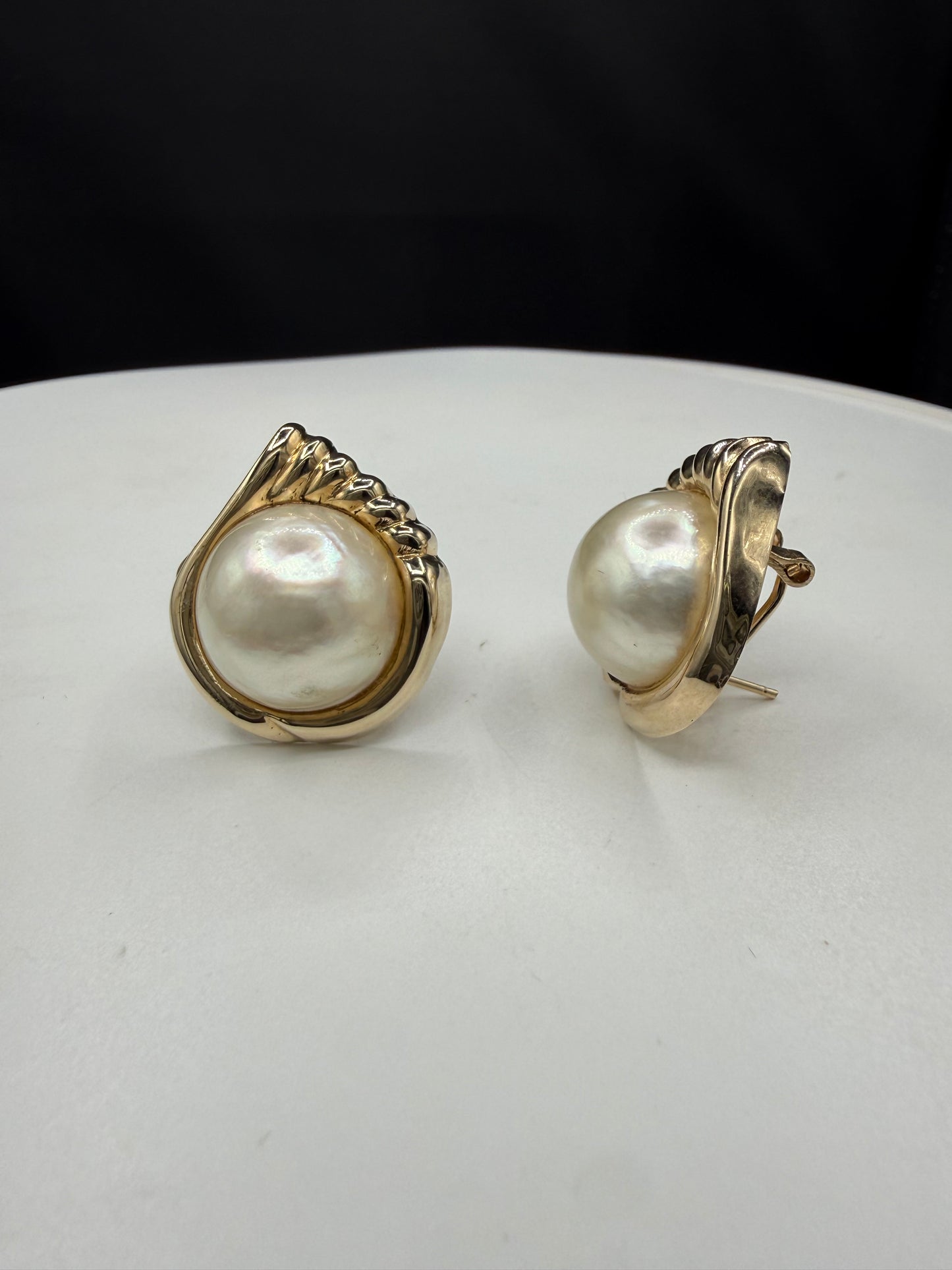 Vintage 14K Yellow Gold Natural Mabé Pearl Statement Earrings | 1.06 Inches
