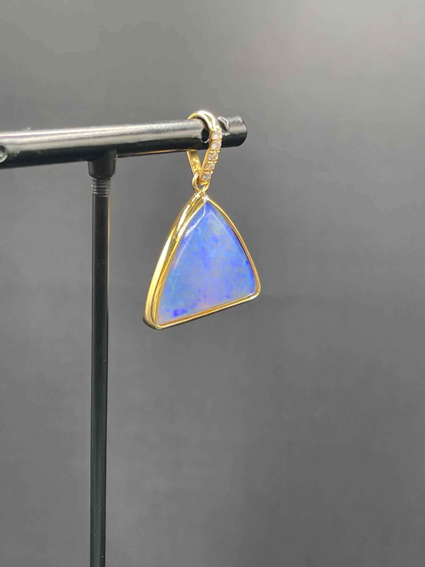 19.50 Carat Natural Lightning Ridge Black Opal & Diamond 18k Yellow Gold Pendent