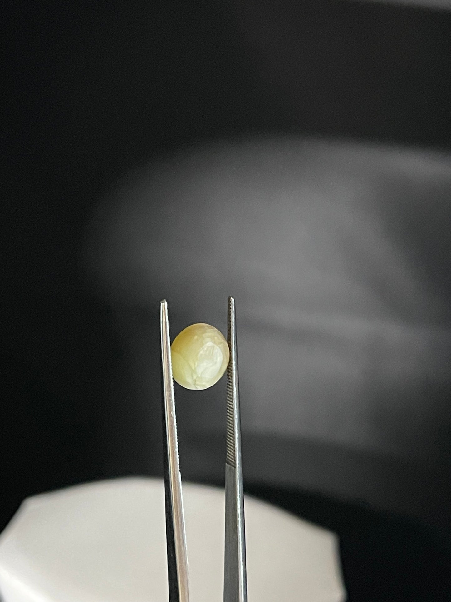 4.70 Carat Natural CatsEye Chrysoberyl Cabochon Loose Gemstone (9.30 x 8.62 x 6.05 MM)