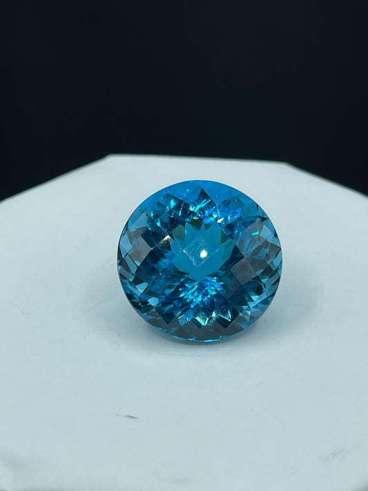 68.43 Carat Super Swiss Blue Topaz Round Cut Loose Gemstone (24.86 x 24.86 x 17.53 MM)