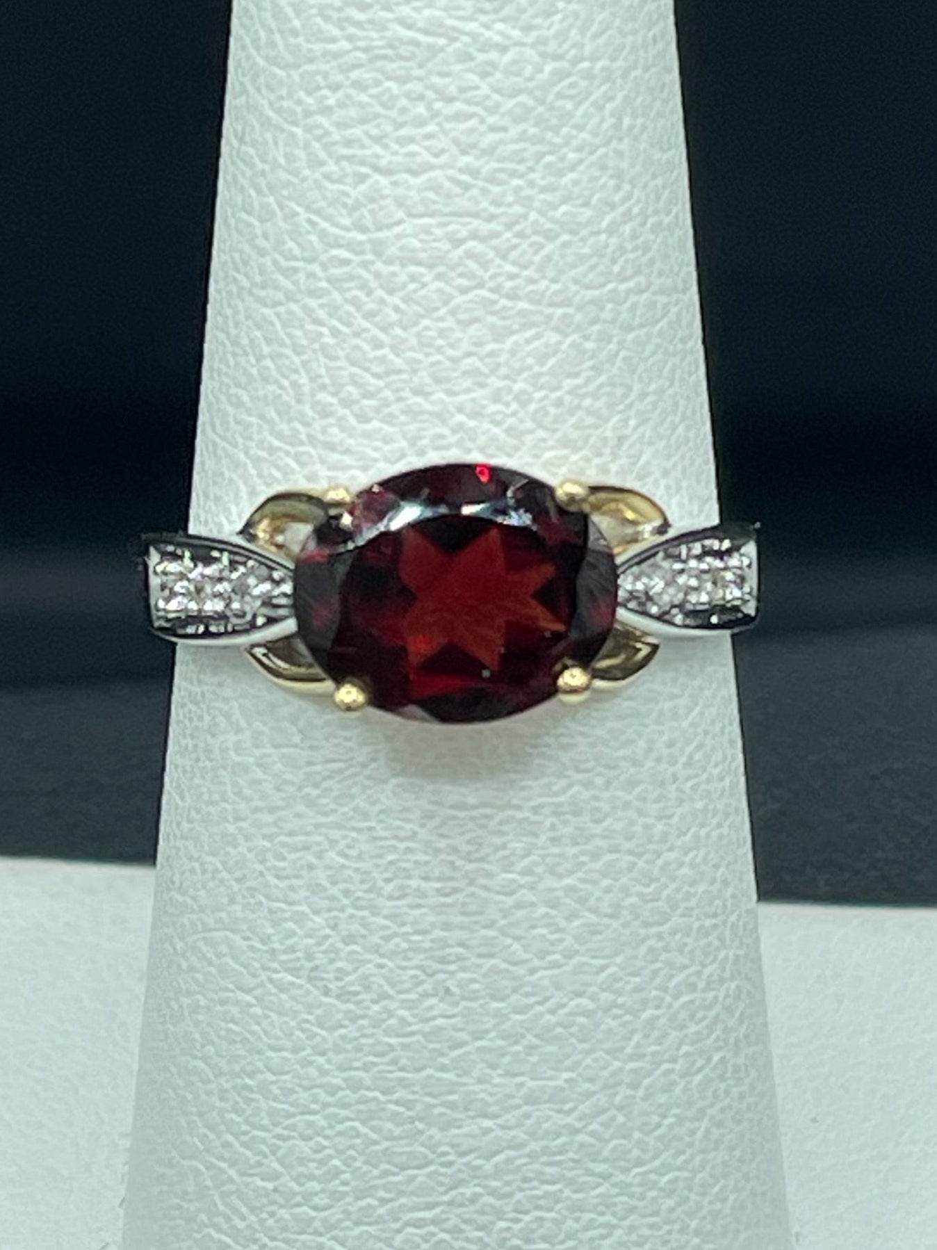 2.50 Carat Natural Garnet & Diamond Yellow + White Gold Ring (Size 7.25)