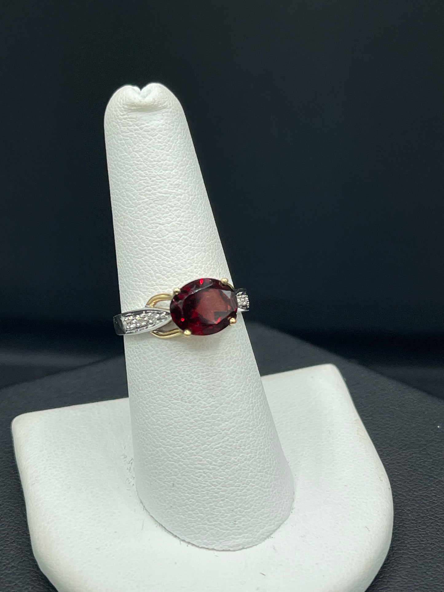 2.50 Carat Natural Garnet & Diamond Yellow + White Gold Ring (Size 7.25)
