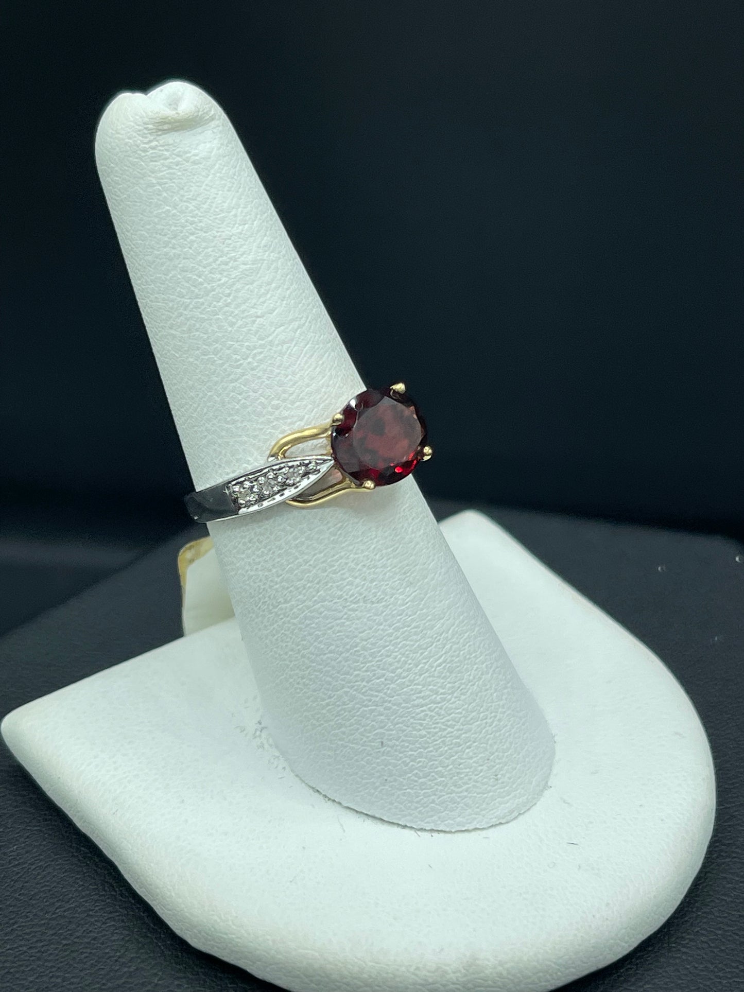 2.50 Carat Natural Garnet & Diamond Yellow + White Gold Ring (Size 7.25)