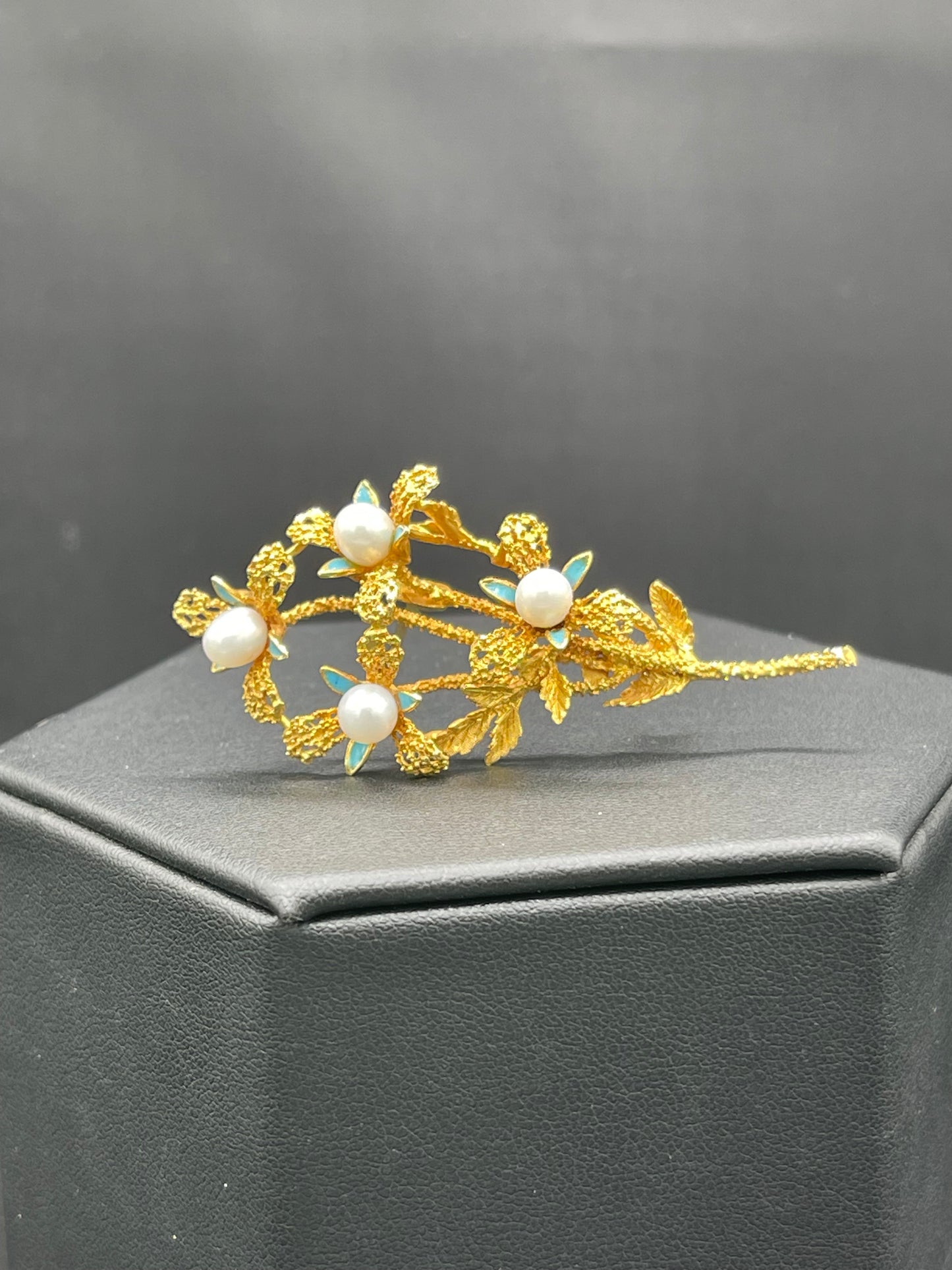 Vintage Freshwater Pearl & Turquoise 18k Yellow Gold Brooch Pin
