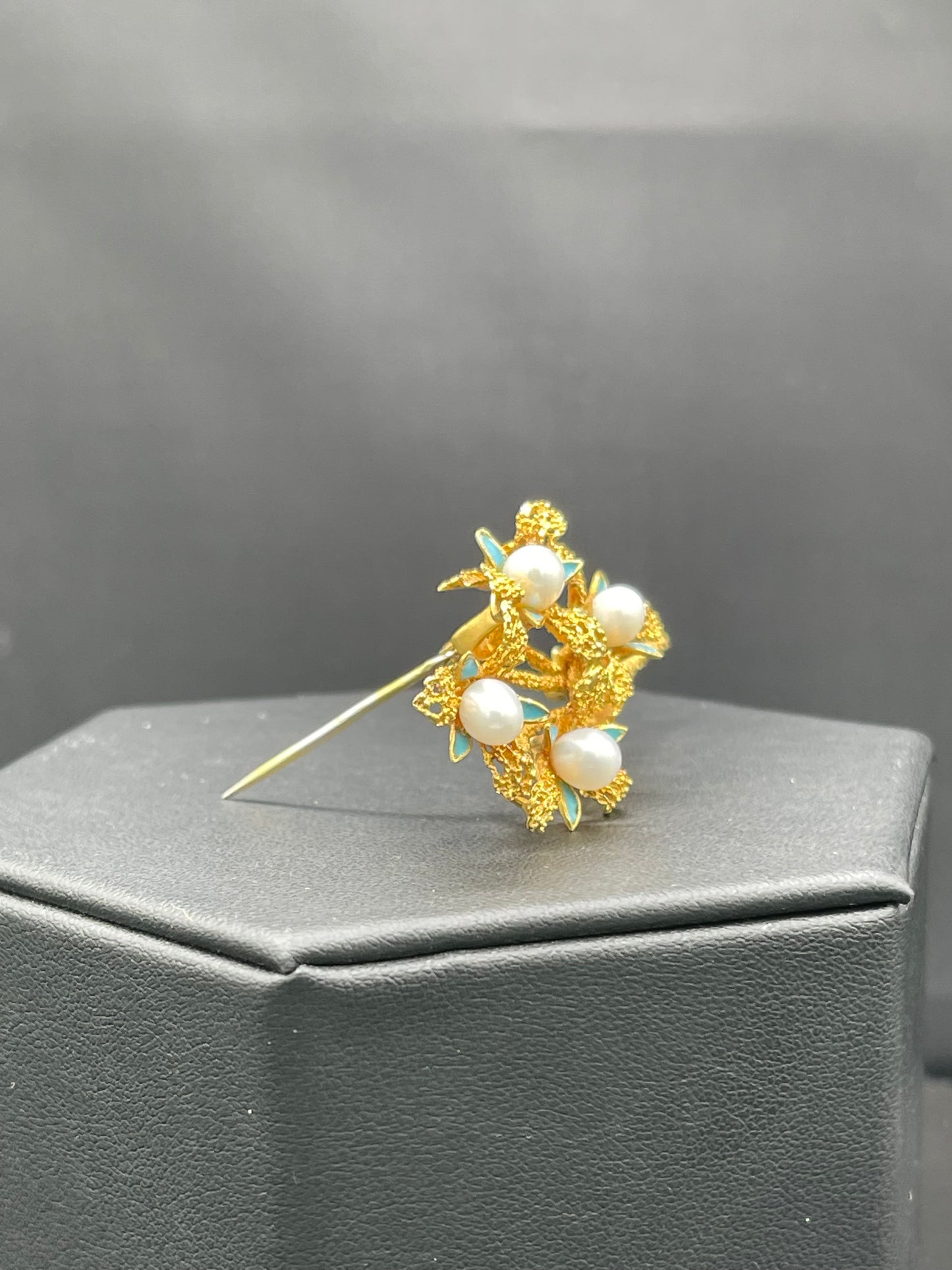 Vintage Freshwater Pearl & Turquoise 18k Yellow Gold Brooch Pin