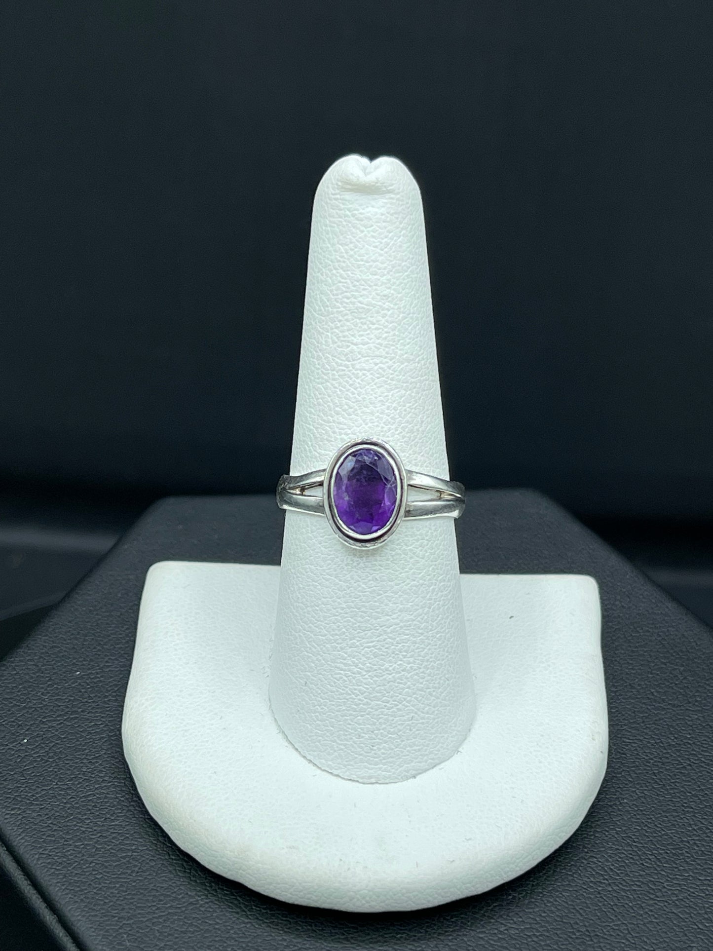Vintage Natural Amethyst Sterling Silver Ring (Size 8.5)