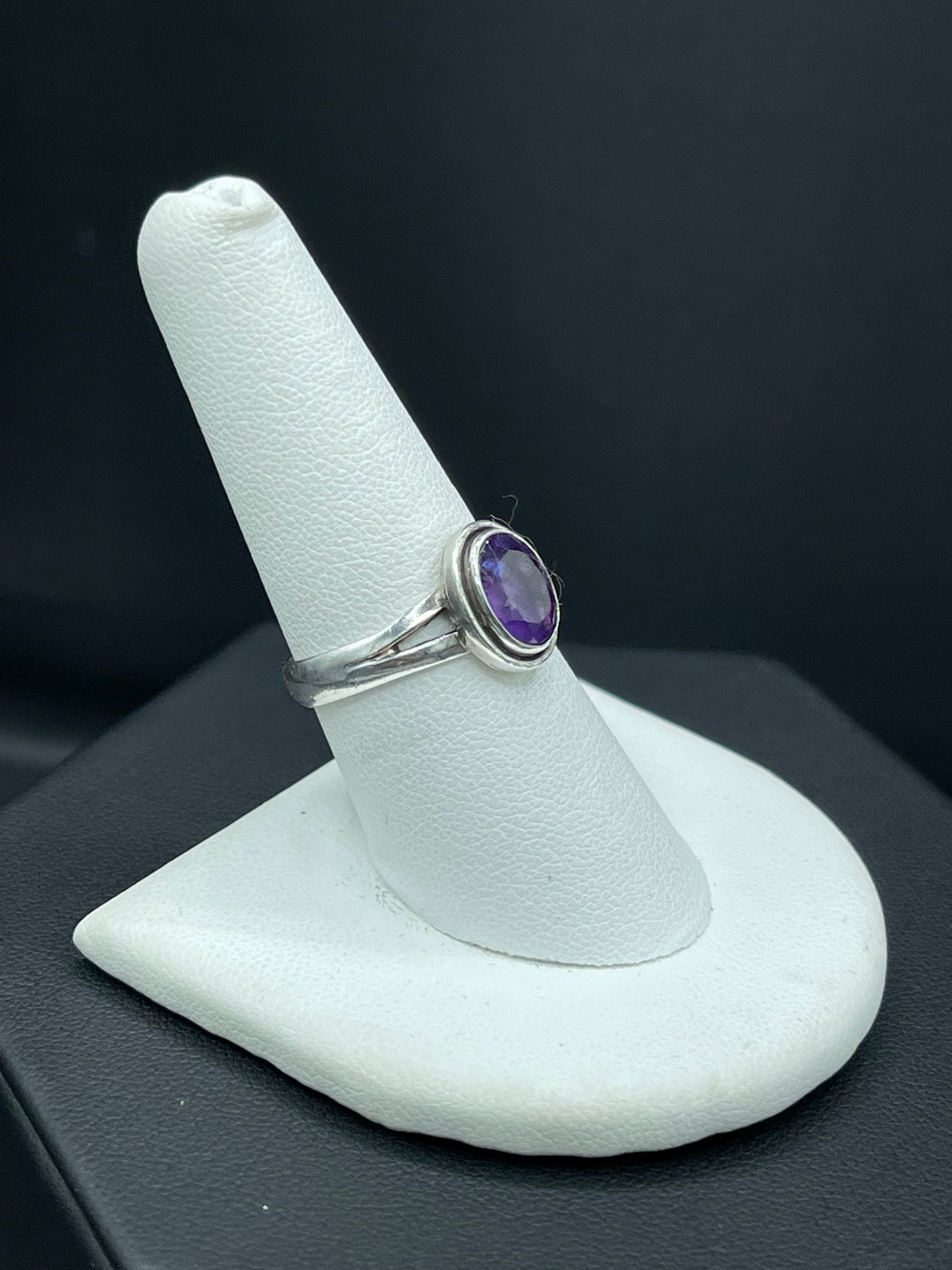 Vintage Natural Amethyst Sterling Silver Ring (Size 8.5)