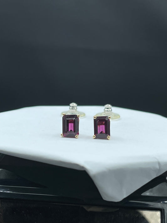 3.60 Carat Natural Umbalite Grape Garnet 14k Yellow Gold Stud Earrings