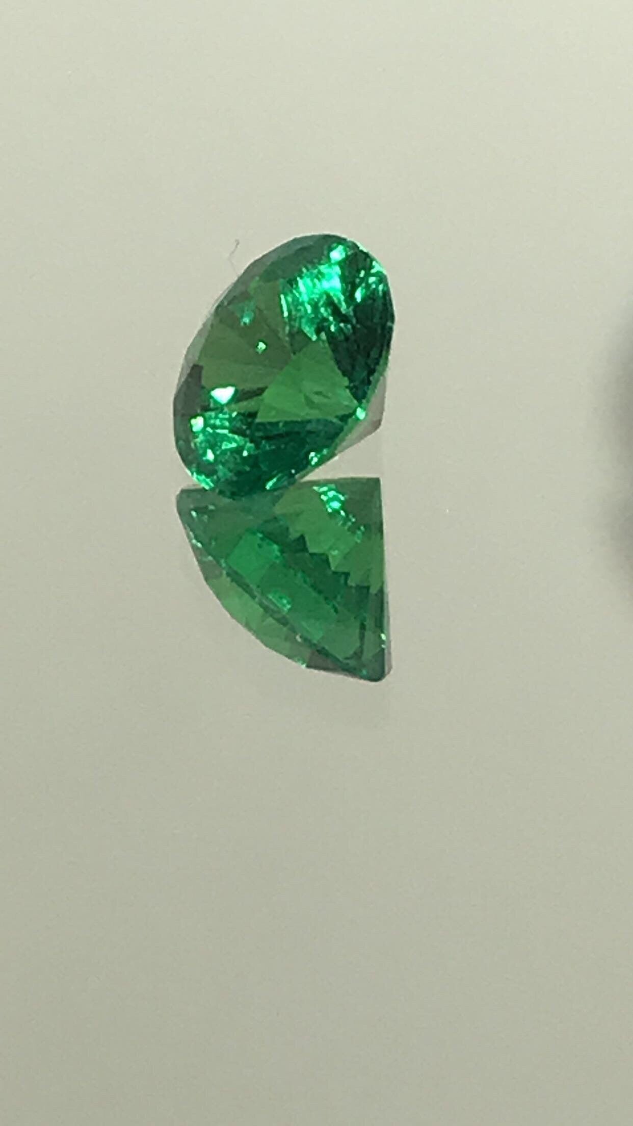 Tsavorite Green YAG 8-10 mm Round Brilliant Minimum 2.50 Carat Flawless Gem