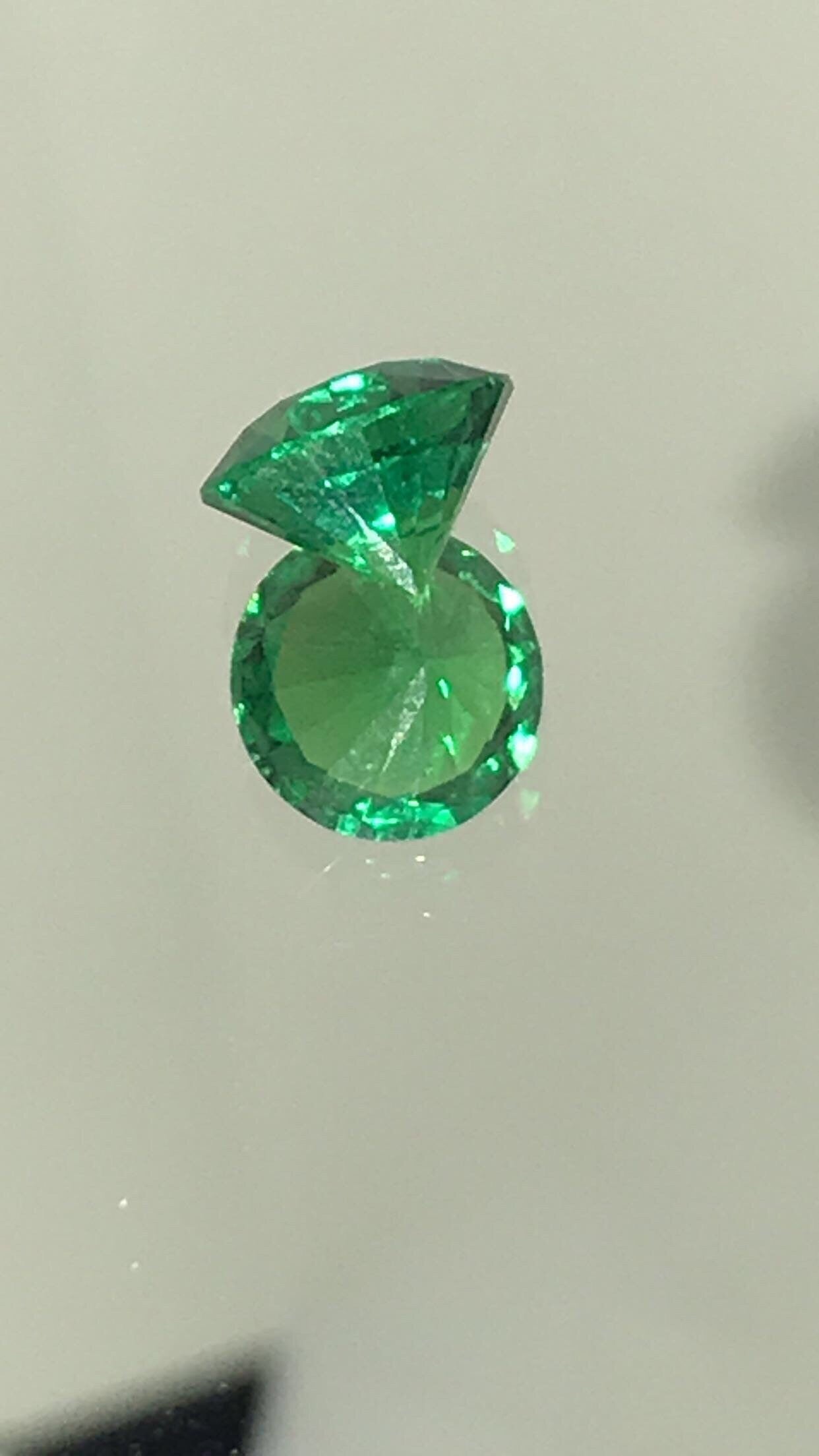 Tsavorite Green YAG 8-10 mm Round Brilliant Minimum 2.50 Carat Flawless Gem