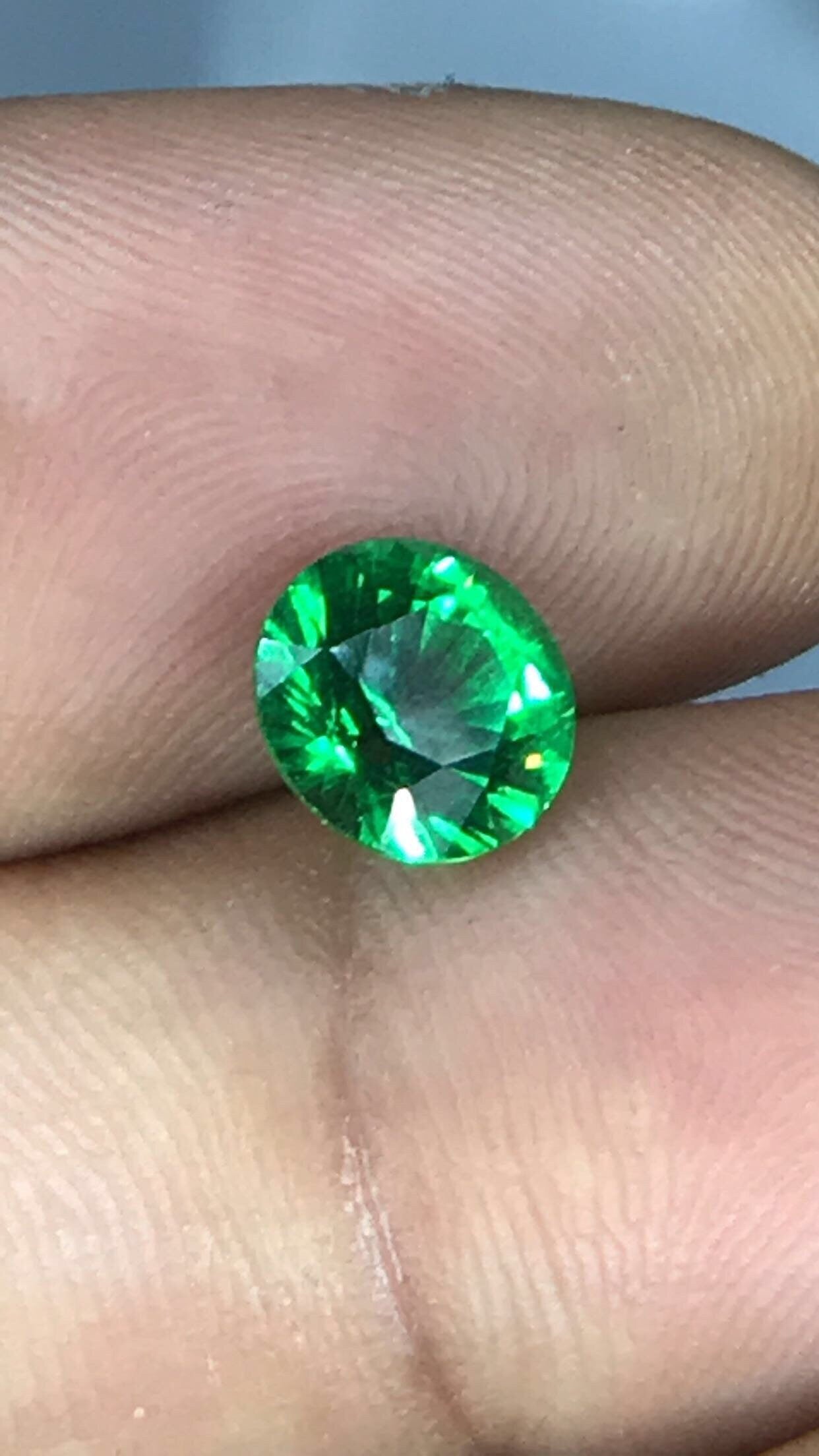 Tsavorite Green YAG 8-10 mm Round Brilliant Minimum 2.50 Carat Flawless Gem