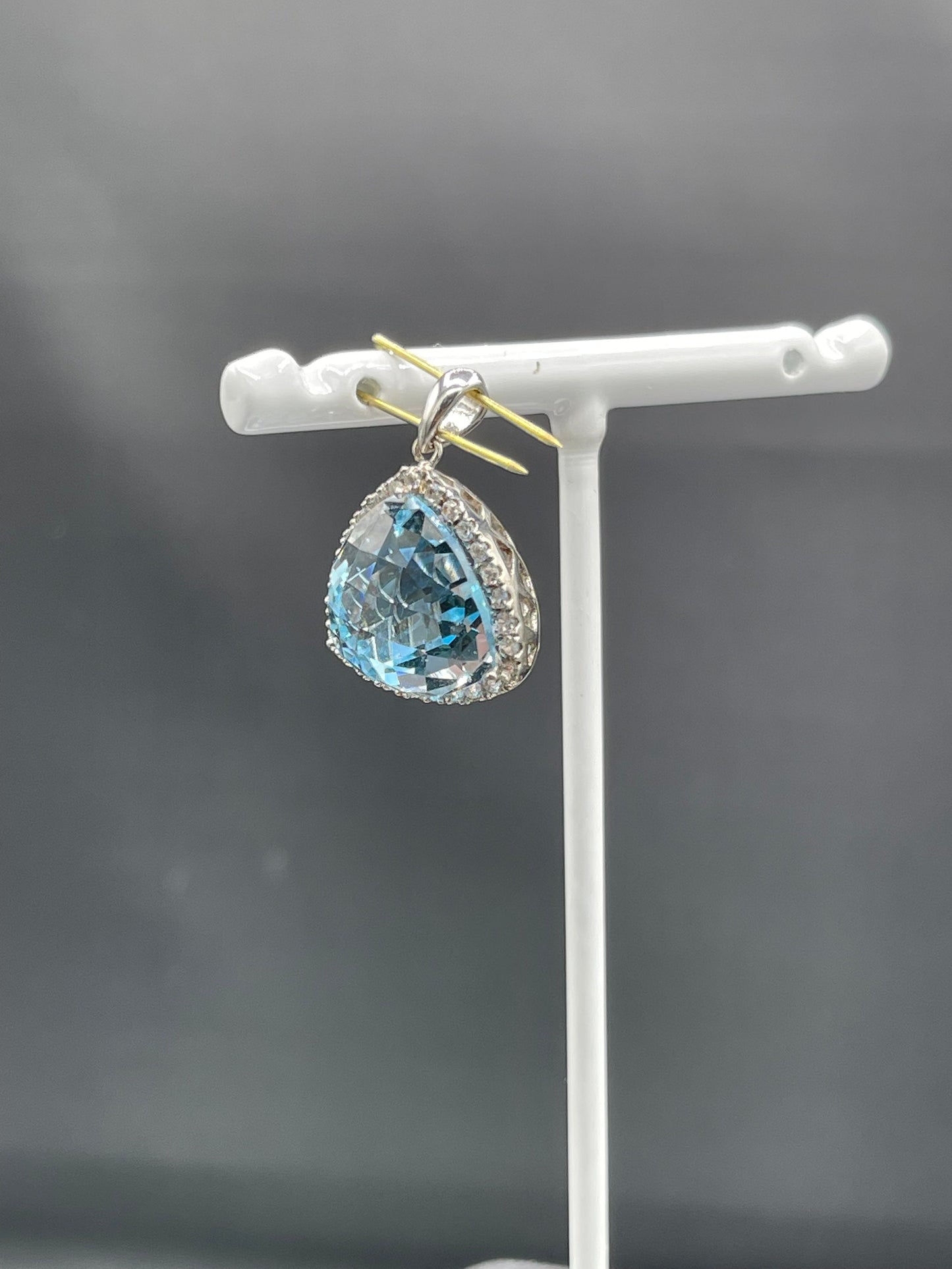 11.50 Carat Sky Blue Topaz & White Topaz Sterling Silver Pendent