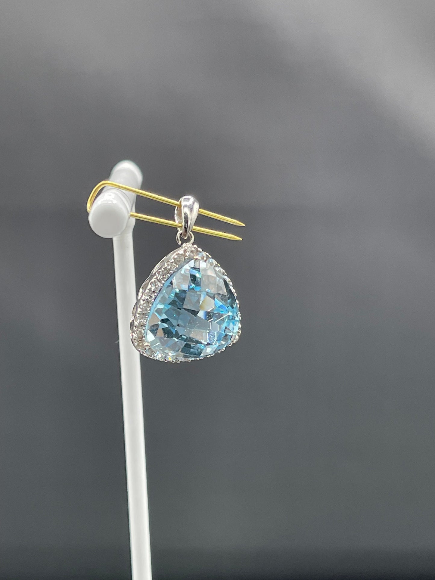 11.50 Carat Sky Blue Topaz & White Topaz Sterling Silver Pendent